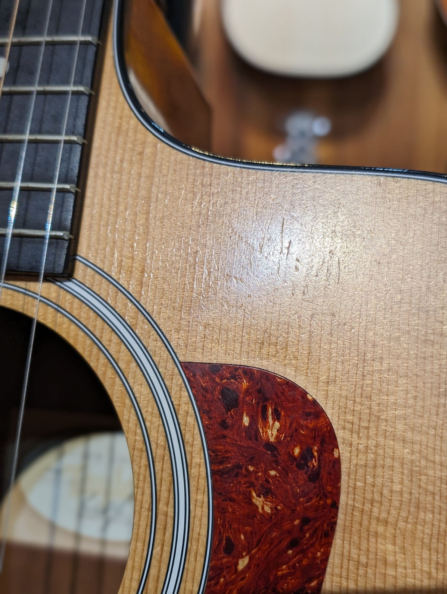Taylor 114ce Grand Auditorium Acoustic/Electric Guitar w/Gig Bag (2014)