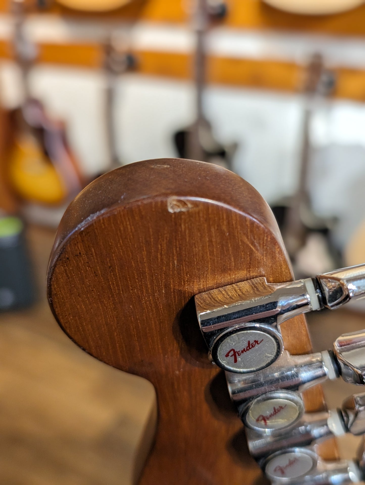 Fender Montara Acoustic/Electric Guitar (1988-1996)