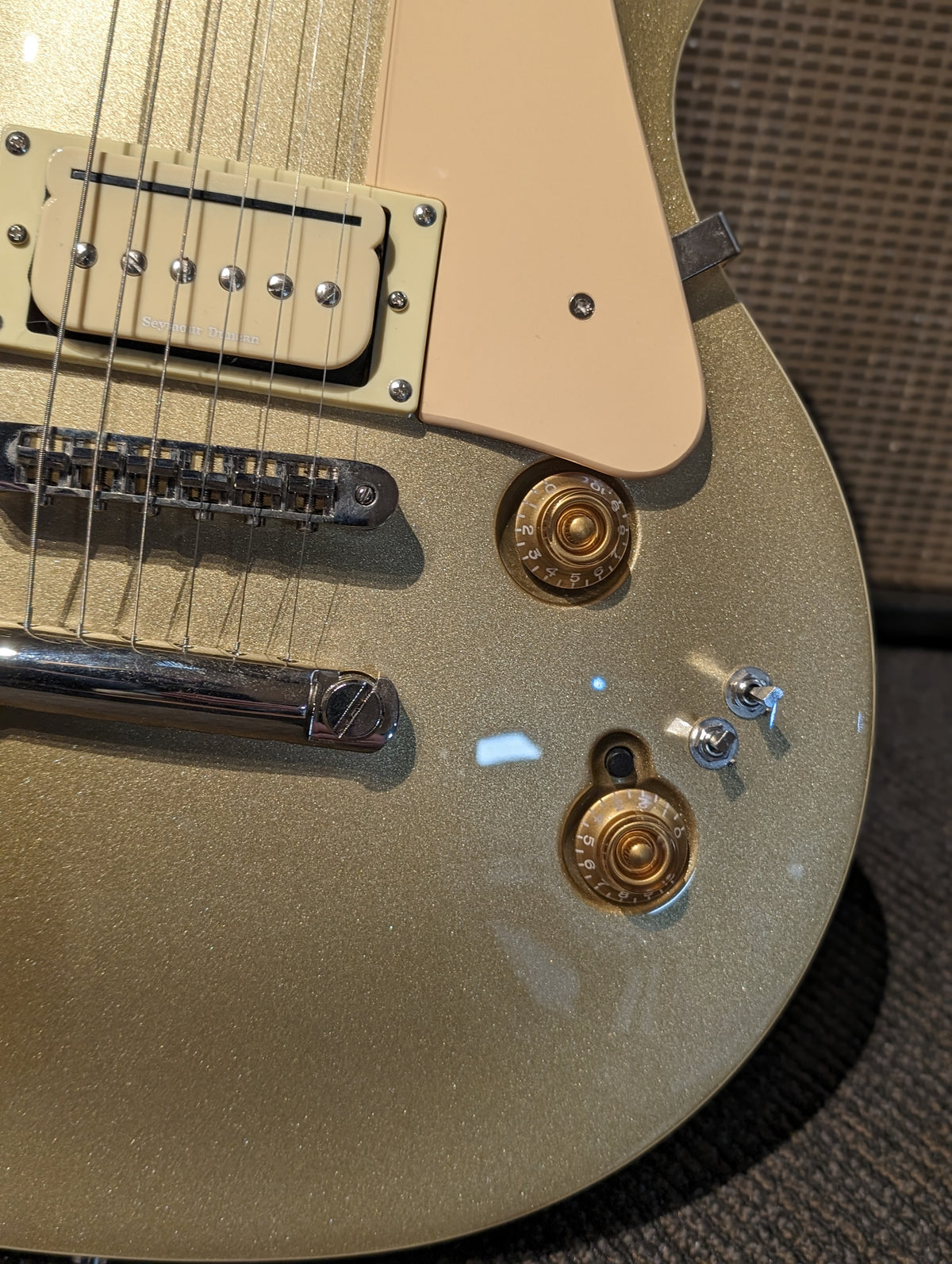 Godin Summit Classic Convertible Gold HG w/Case (Used)