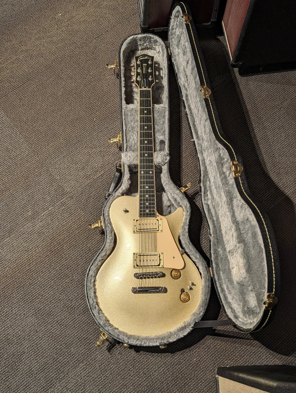 Godin Summit Classic Convertible Gold HG w/Case (Used)