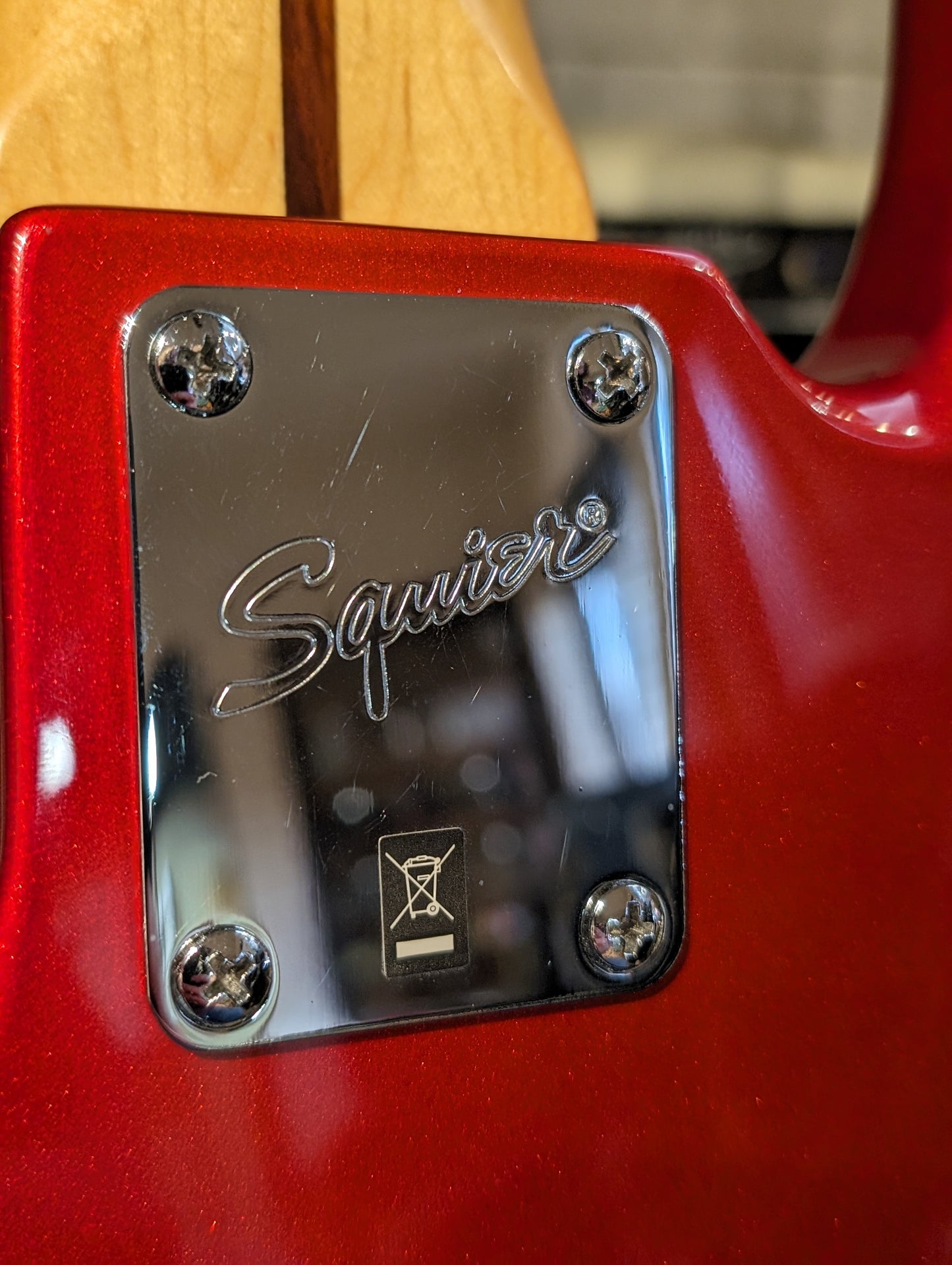 Squier Vintage Modified Precision Bass V w/Case - Candy Apple Red (2014)