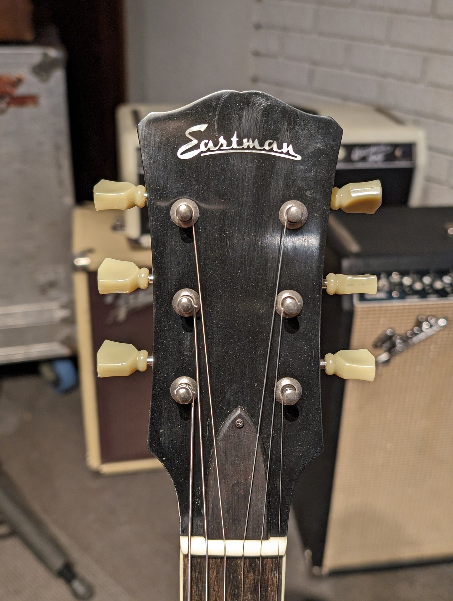 Eastman SB59/V Electric Guitar w/Case - Antique Classic (Serial #12756979)