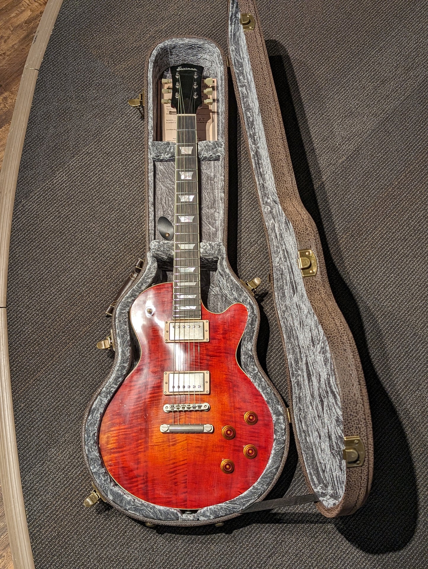 Eastman SB59/V Electric Guitar w/Case - Antique Classic (Serial #12756979)