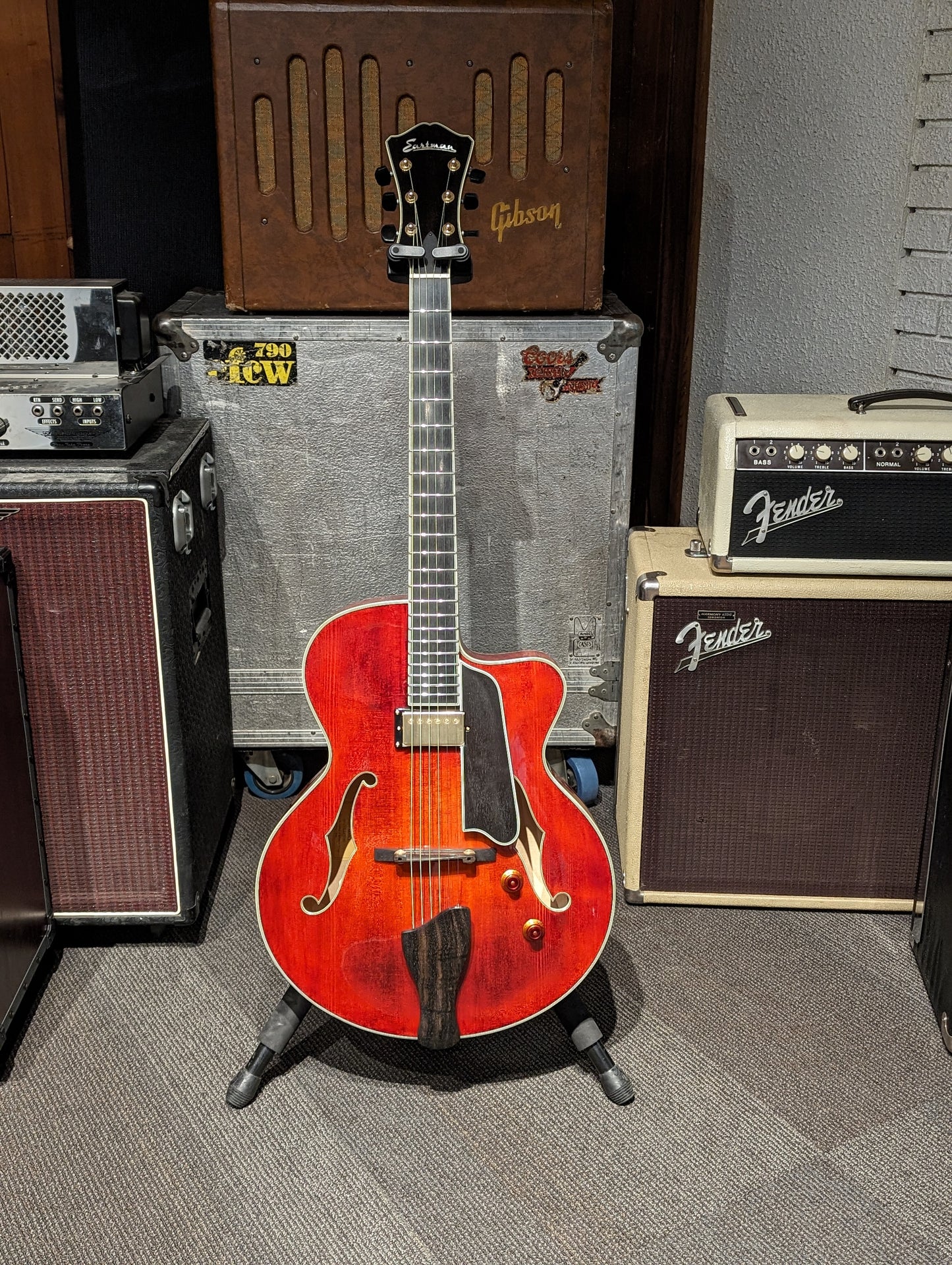 Eastman AR805CE Hollowbody Archtop Electric Guitar w/Case - Classic Truetone Gloss (Serial # L2301040)