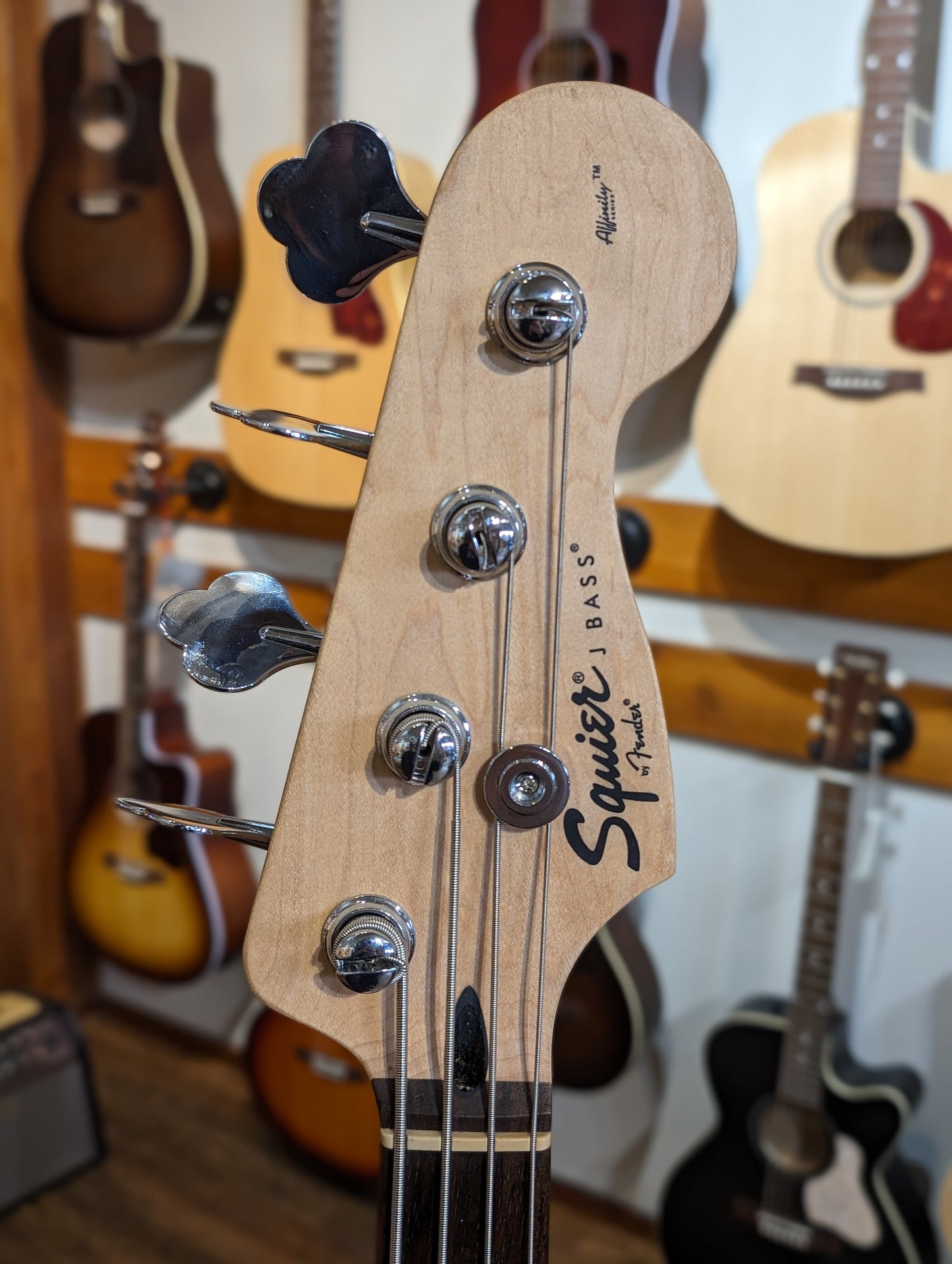 Squier Affinity Jazz Bass - Metallic Red (2013)