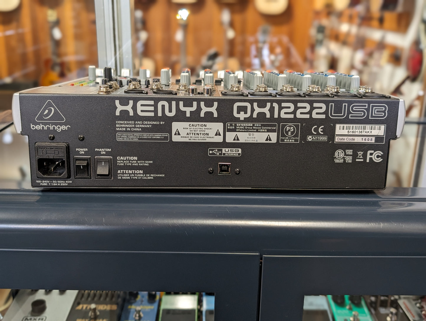 Behringer Xenyx QX1222USB 16 Input 2/2/-Bus Mixer (Used)