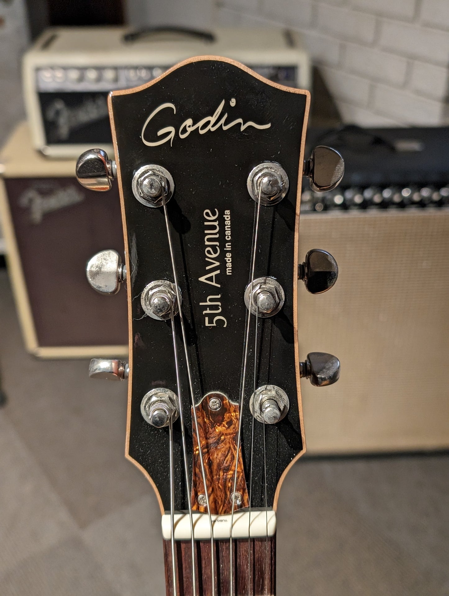 Godin 5th Avenue Kingpin P90 Hollow Body Electric Guitar - Cognac Burst (Used)