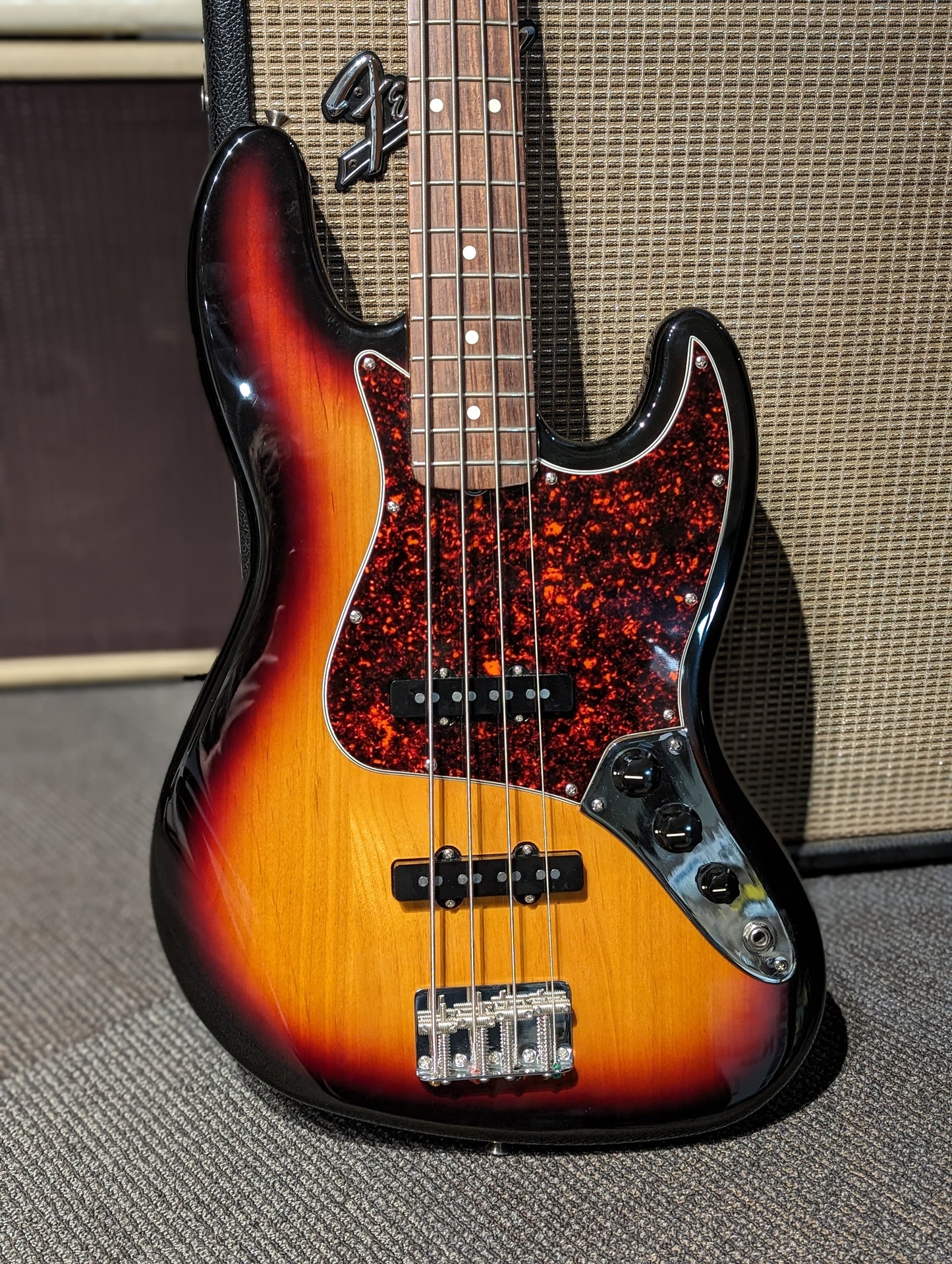 Fender Classic Player 60's Jazz Bass w/Case - 3-Tone Sunburst (2001)