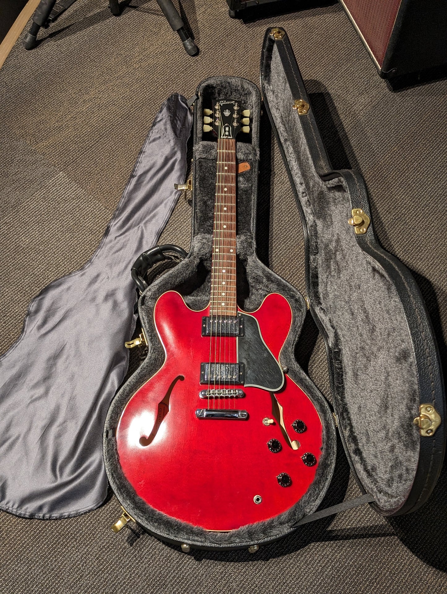 Gibson Dot ES-335 Semi-Hollow Electric Guitar w/Case - Satin Red (2005)