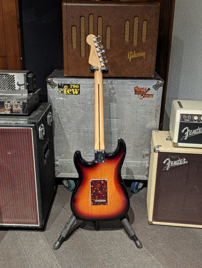 Fender MIM Standard Stratocaster w/Case - Brown Sunburst (2015)