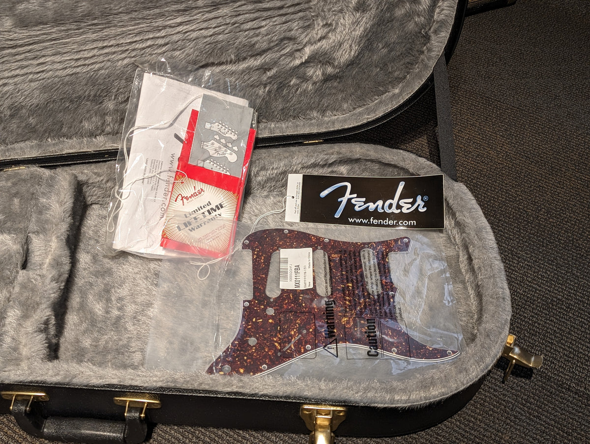 Fender MIM Standard Stratocaster w/Case - Brown Sunburst (2015)