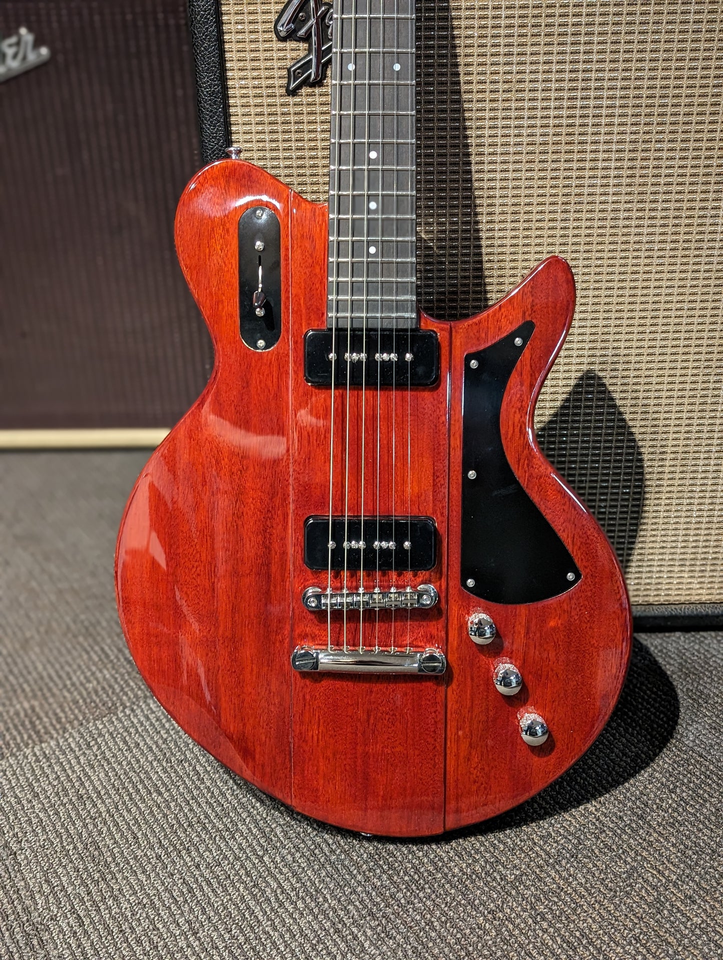 Eastman Juliet P90 Electric Guitar w/Gig Bag - Vintage Red (Serial # K2300587)