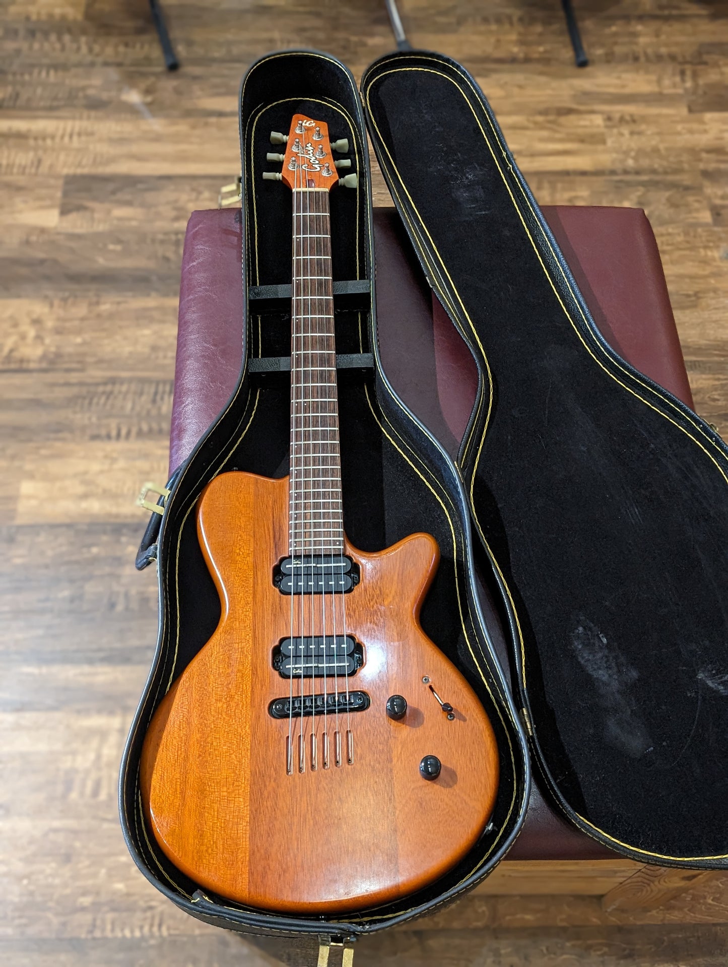 Godin LG HB Electric Guitar w/Case (Used)