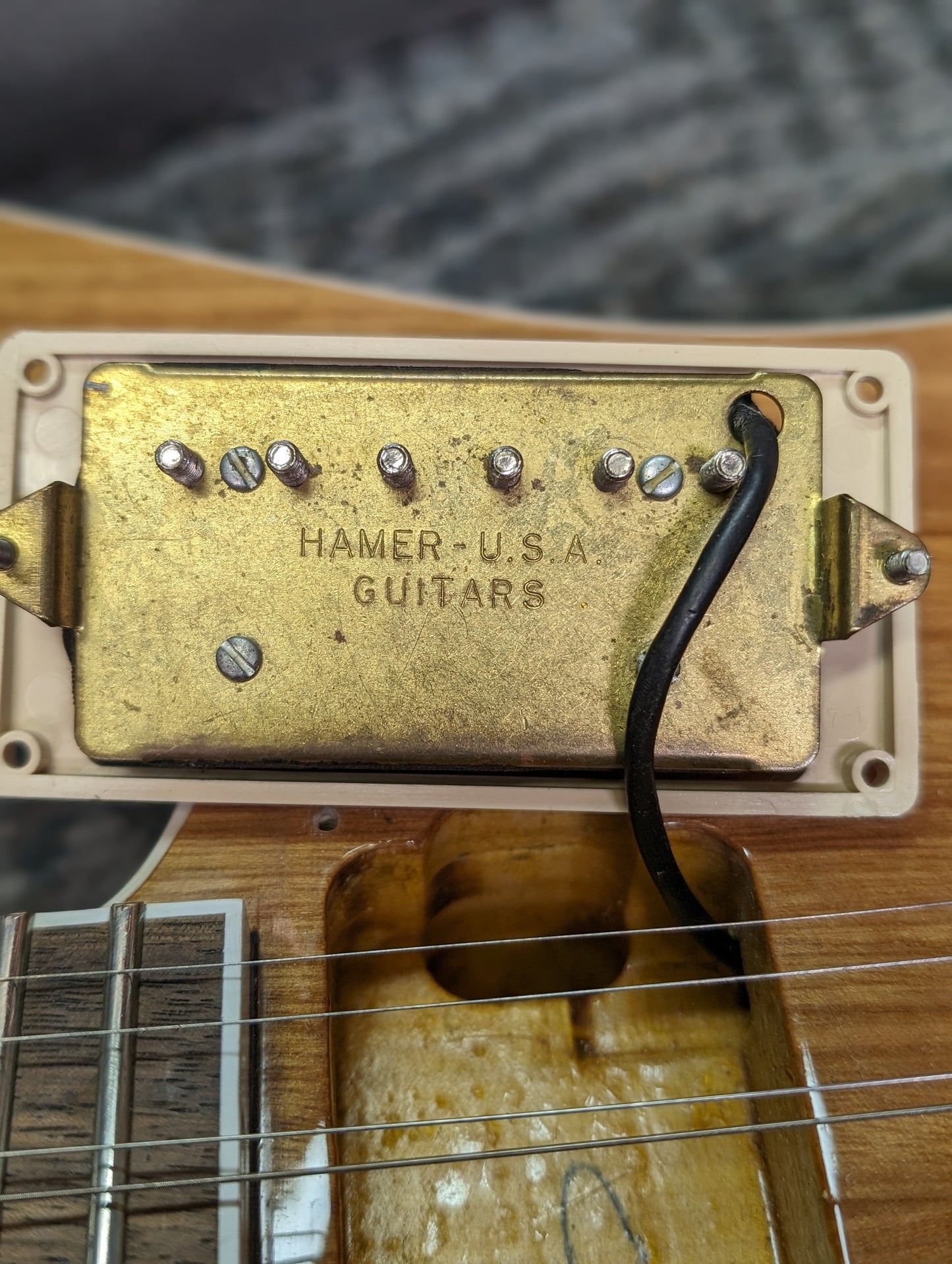 Jackson X Series Kelly Mahogany Top w/Gig Bag - Natural (2019)