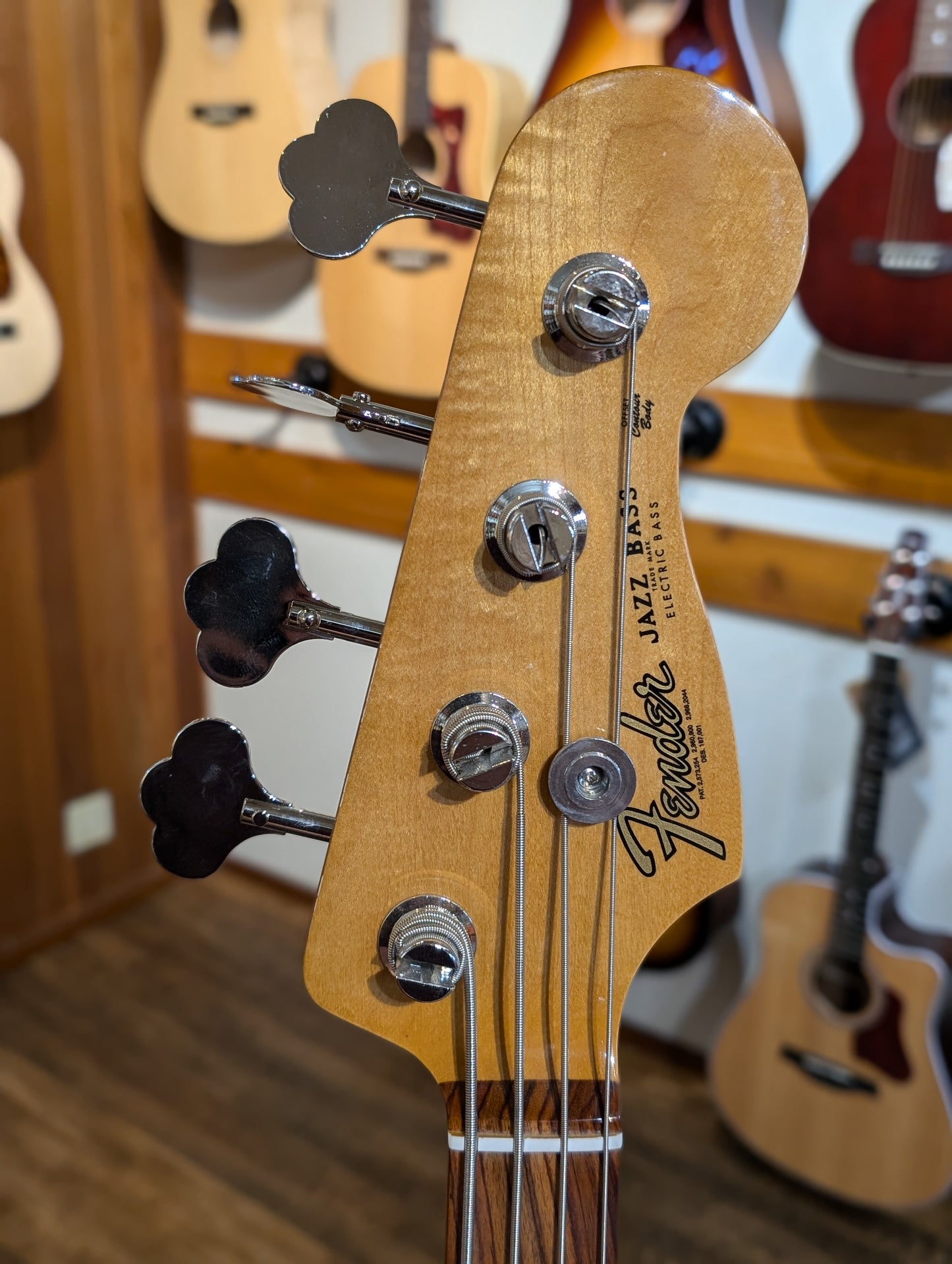Fender Vintera '60s 4-String Jazz Bass - 3-Color Sunburst (2022)