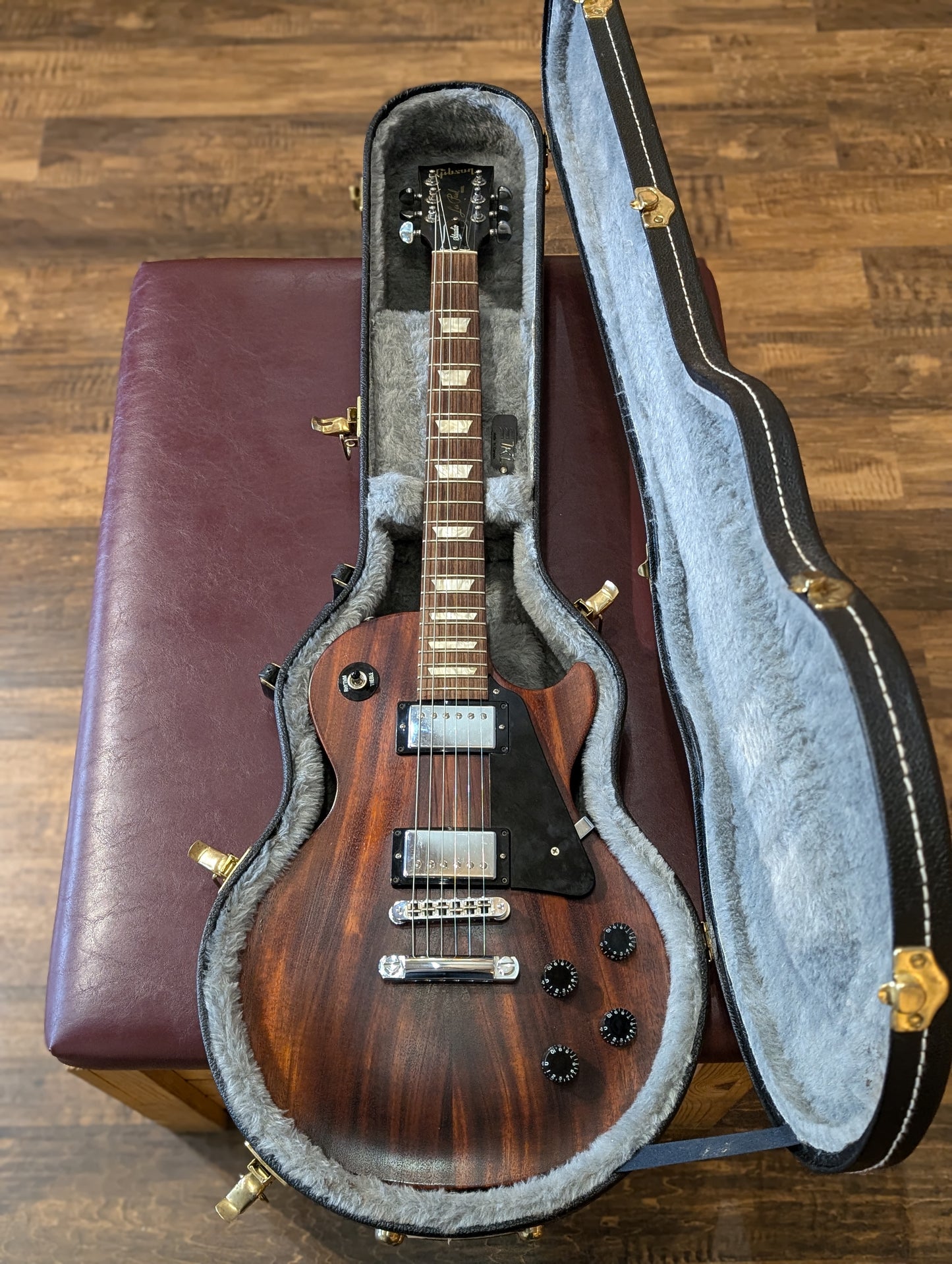 Gibson Les Paul Studio Electric Guitar w/Case - Brown (2006)