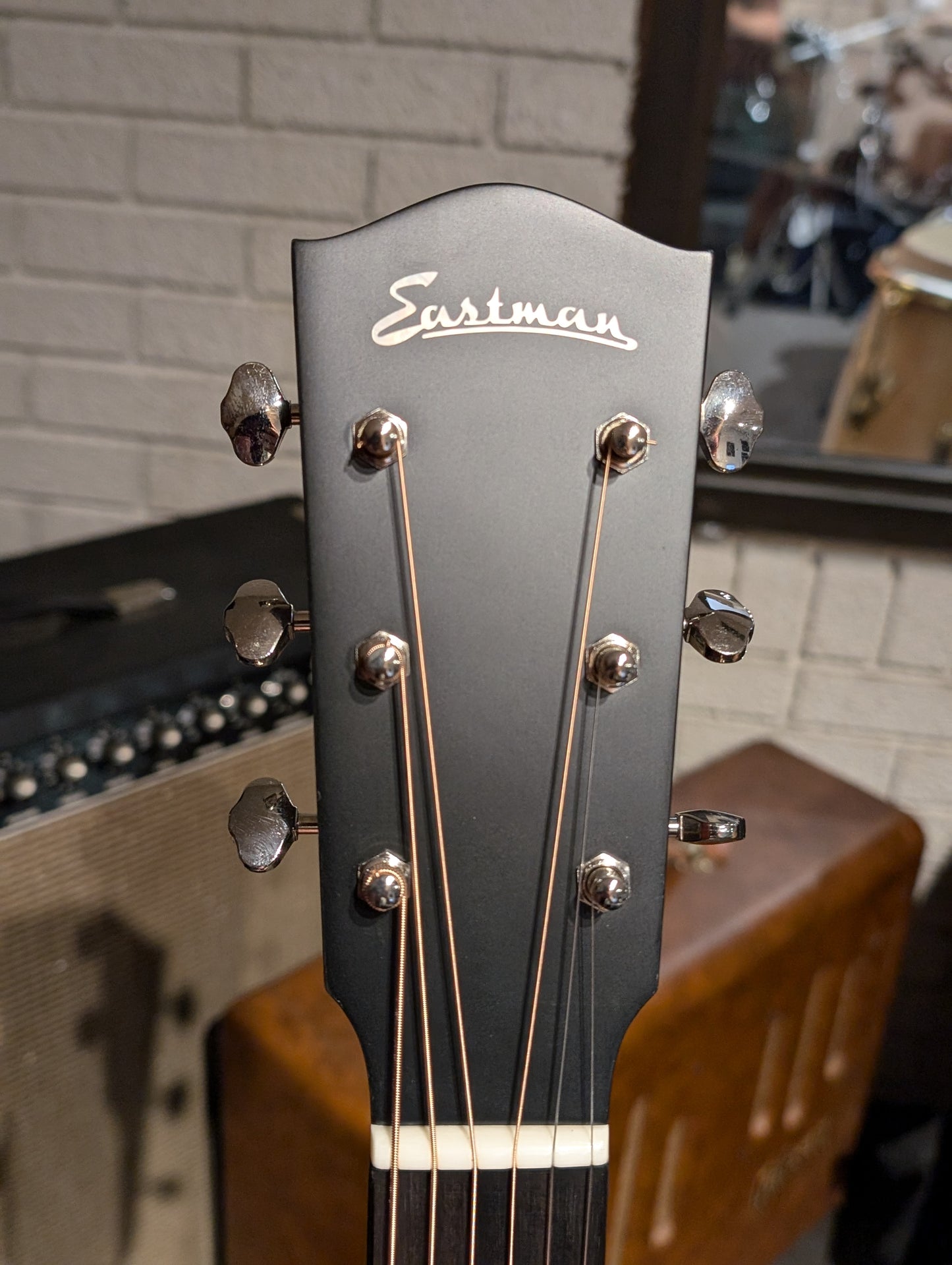 Eastman E10SS Slope Shoulder Dreadnought Acoustic Guitar w/Case - Sunburst (Serial #M2328067)