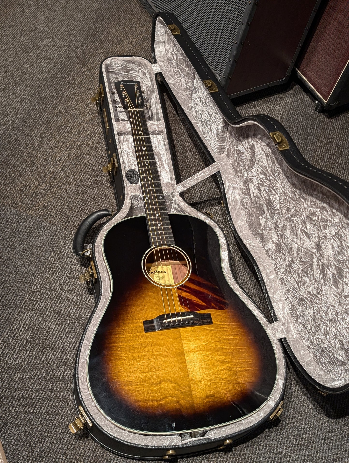 Eastman E10SS Slope Shoulder Dreadnought Acoustic Guitar w/Case - Sunburst (Serial #M2328067)