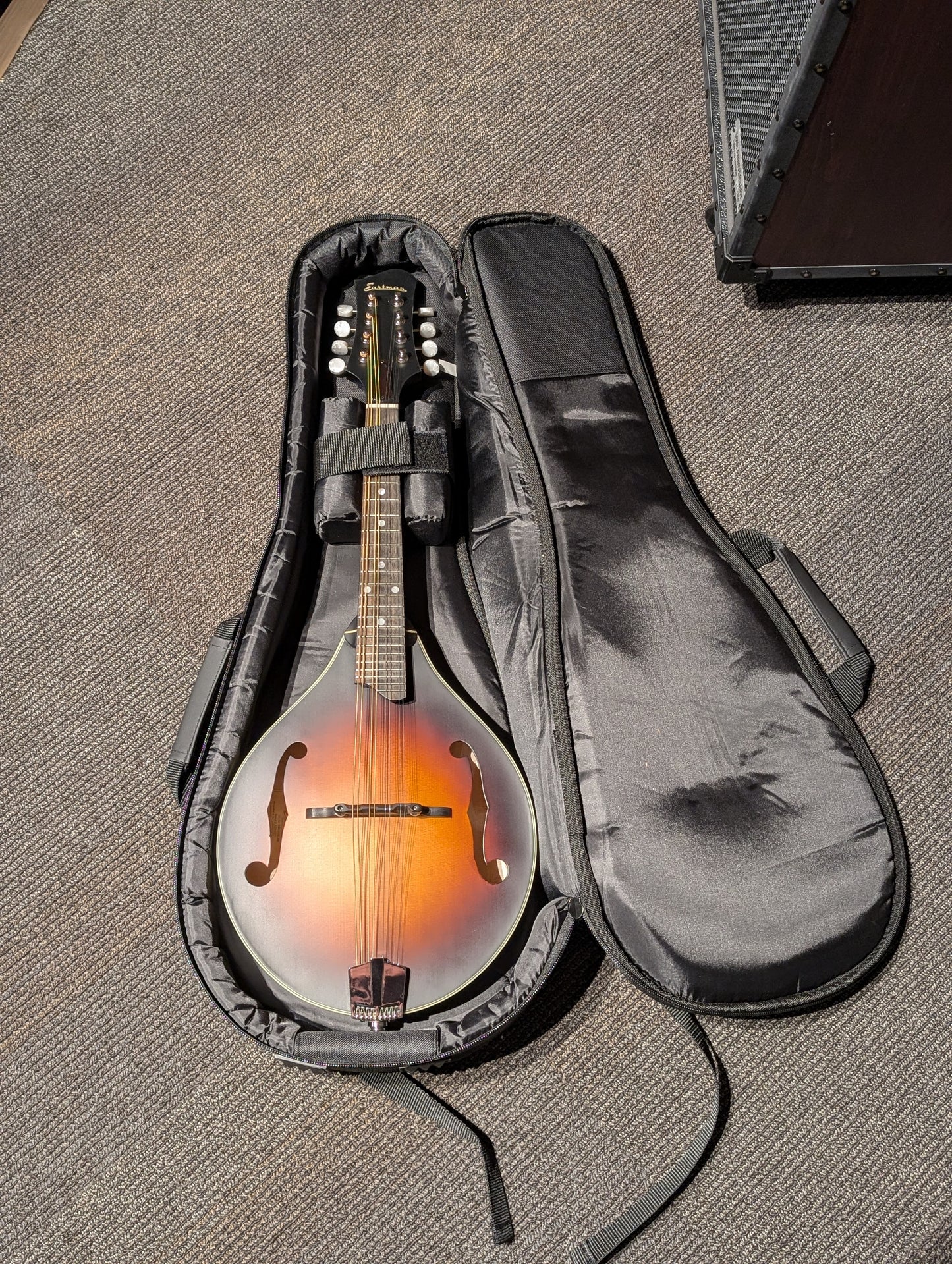 Eastman MD305E A-Style Electric/Acoustic Mandolin w/Gig Bag - Sunburst (Serial #N2401372)