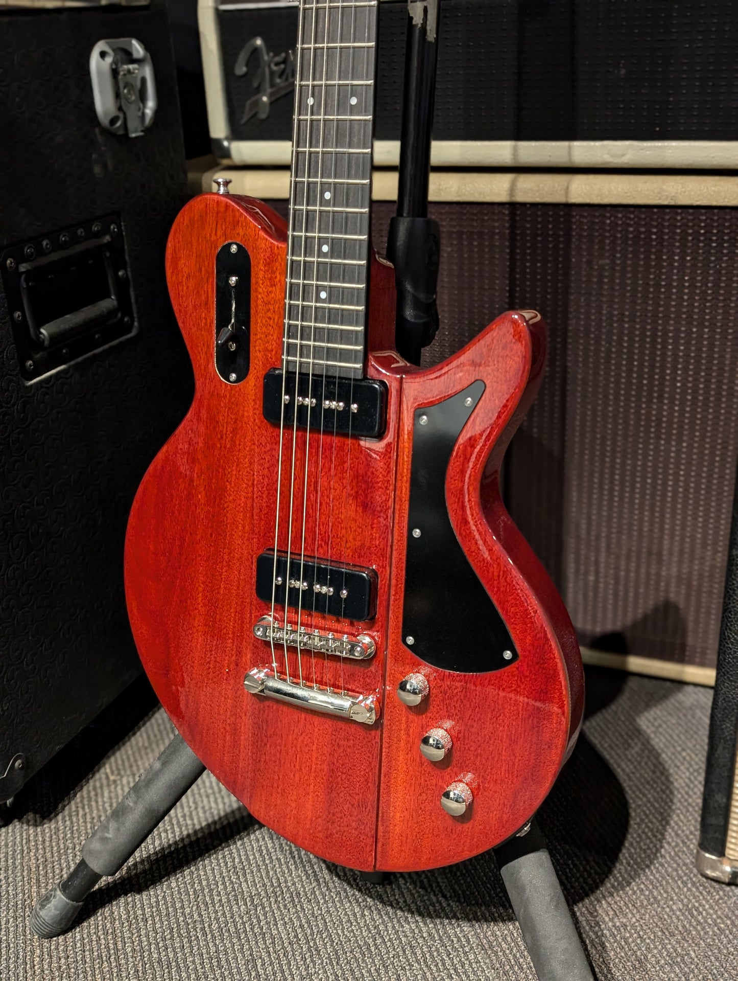 Eastman Juliet P90 Electric Guitar w/Gig Bag - Vintage Red (Serial #K2300606)
