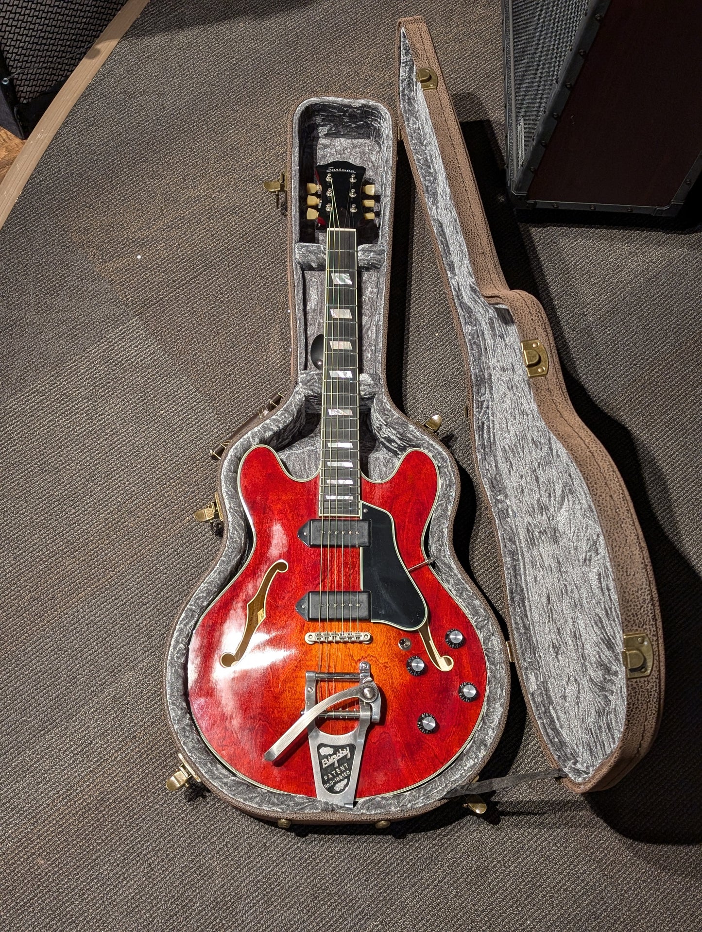 Eastman T64/TV Hollow-Body Guitar w/Bigsby Vibrato & Case - Vintage Classic (Serial #P2303372)