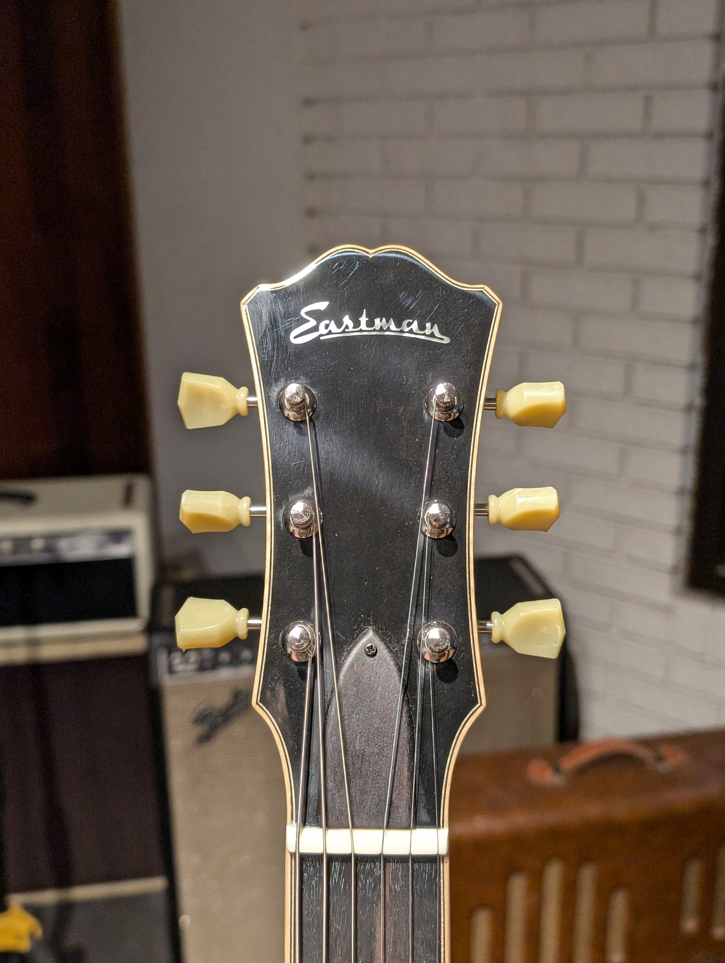 Eastman T184MX Semi-Hollow Electric Guitar w/Case - Classic Finish (Store Demo Serial #P2303321)