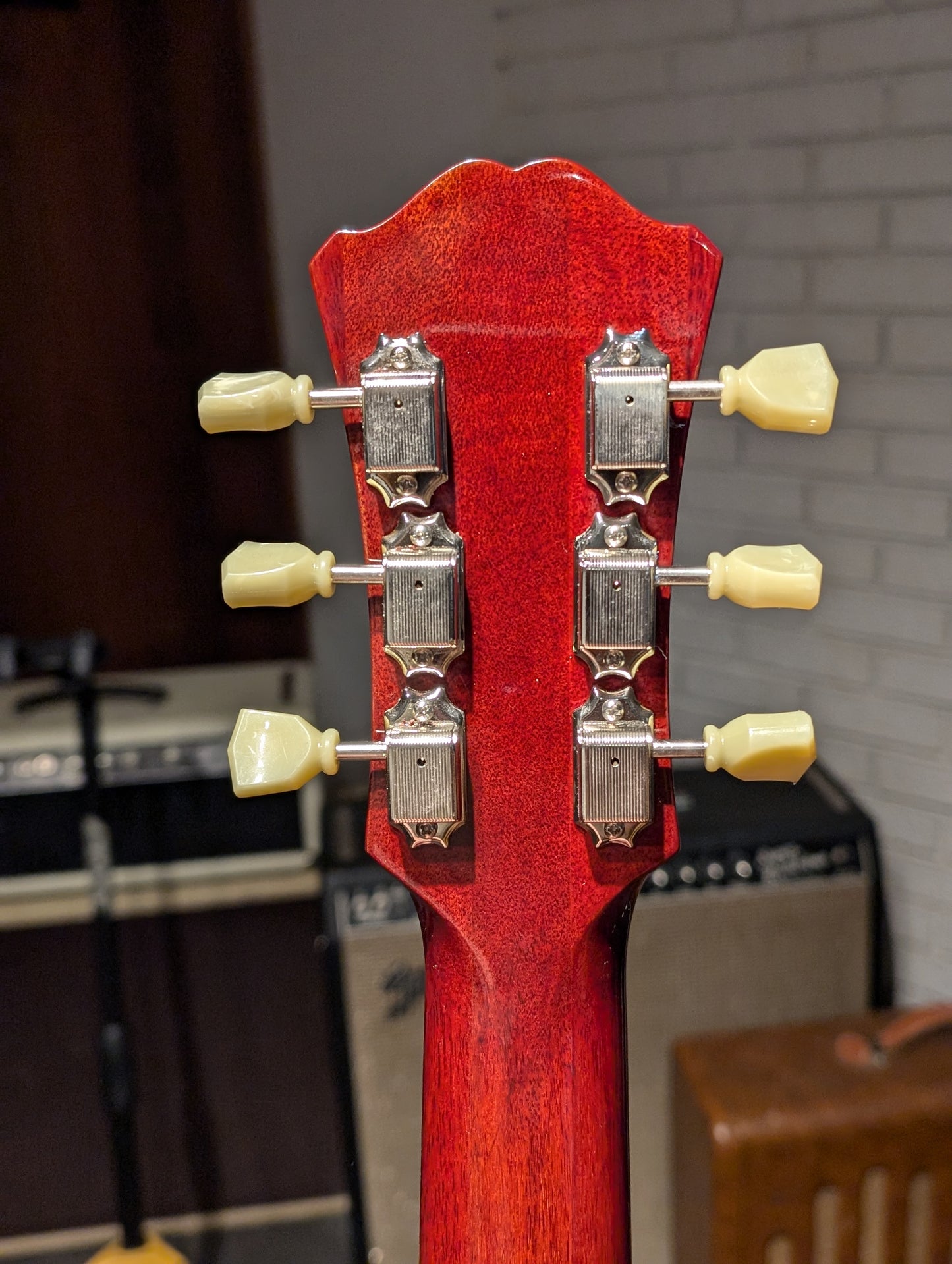Eastman T184MX Semi-Hollow Electric Guitar w/Case - Classic Finish (Store Demo Serial #P2303321)