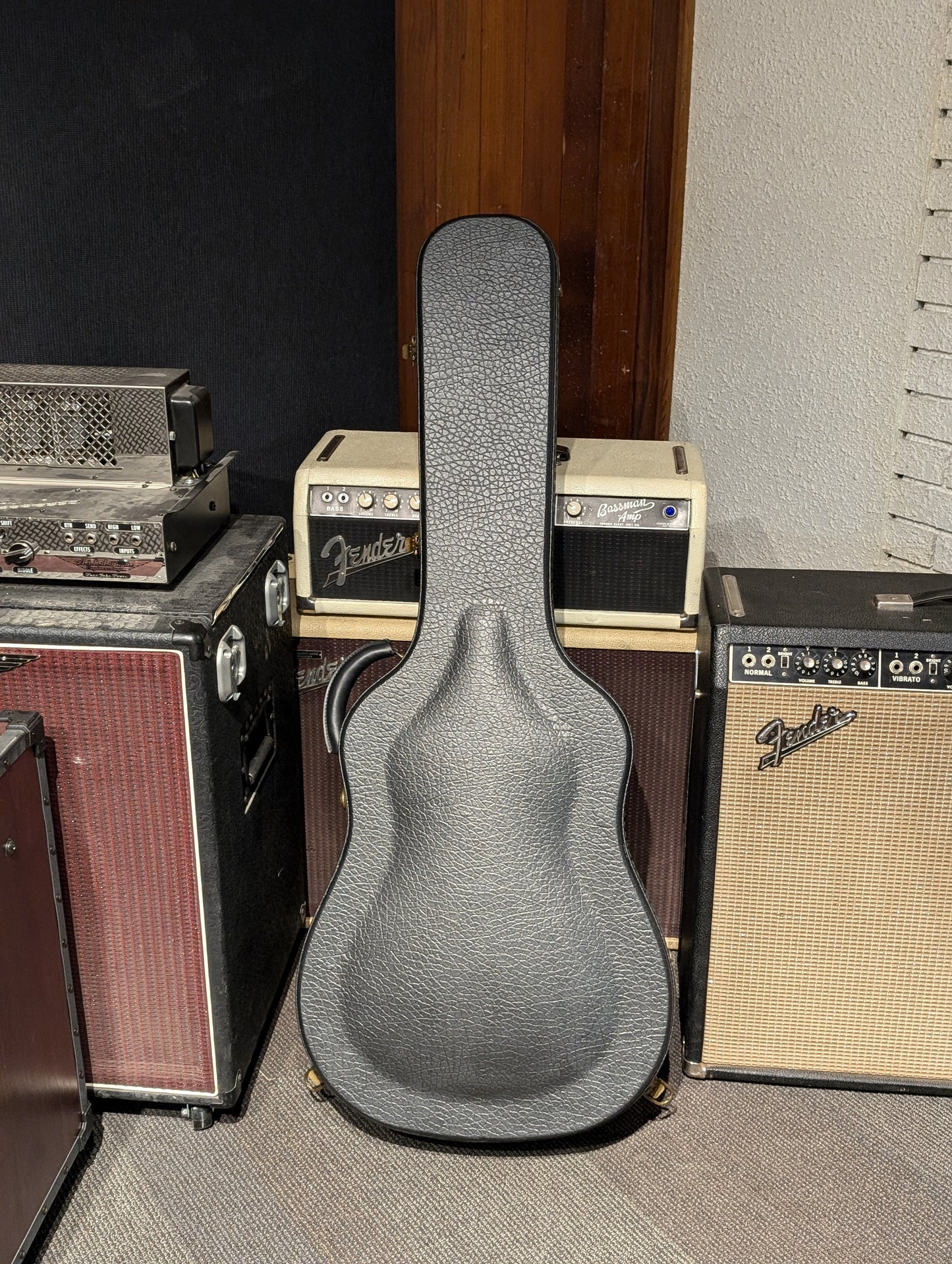 Eastman E20D-TC Dreadnought Acoustic Guitar w/Case (Serial #M2405829)