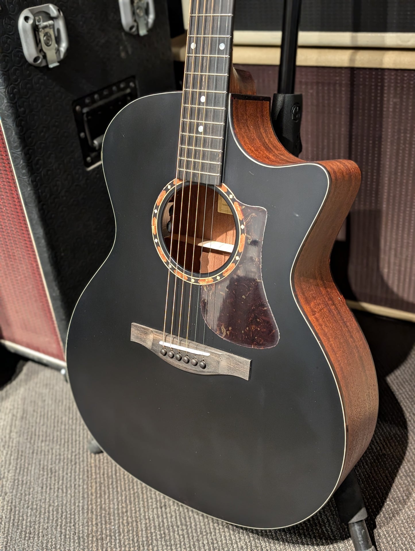Eastman AC122-2CE Grand Auditorium Acoustic/Electrc Guitar w/Gig Bag - Black (Serial #M2237685)