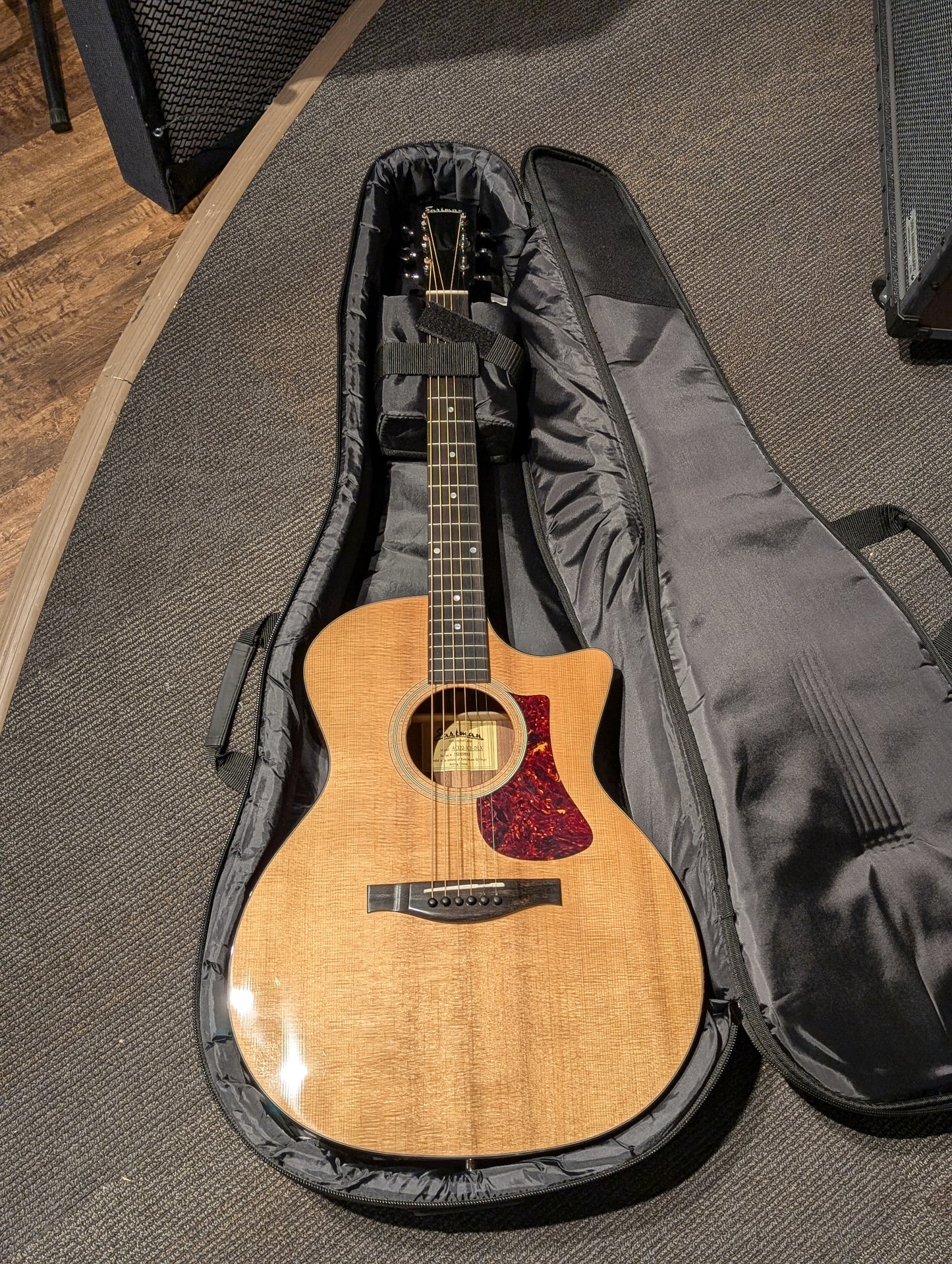 Eastman AC122-1CE Deluxe Acoustic/Electric Guitar w/Gig Bag - Thermo-Cure Natural (Serial #M2410644)