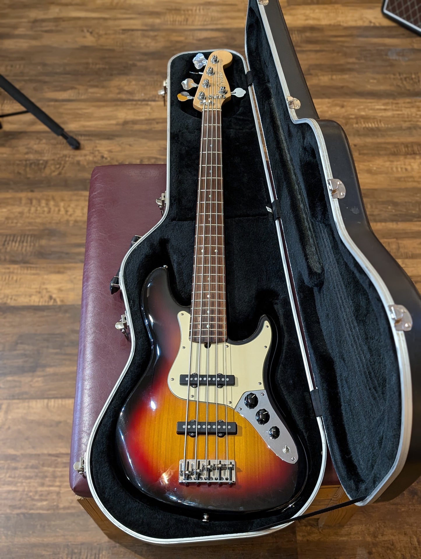 Fender American Deluxe Jazz Bass V w/Case - 3-Color Sunburst (2006)