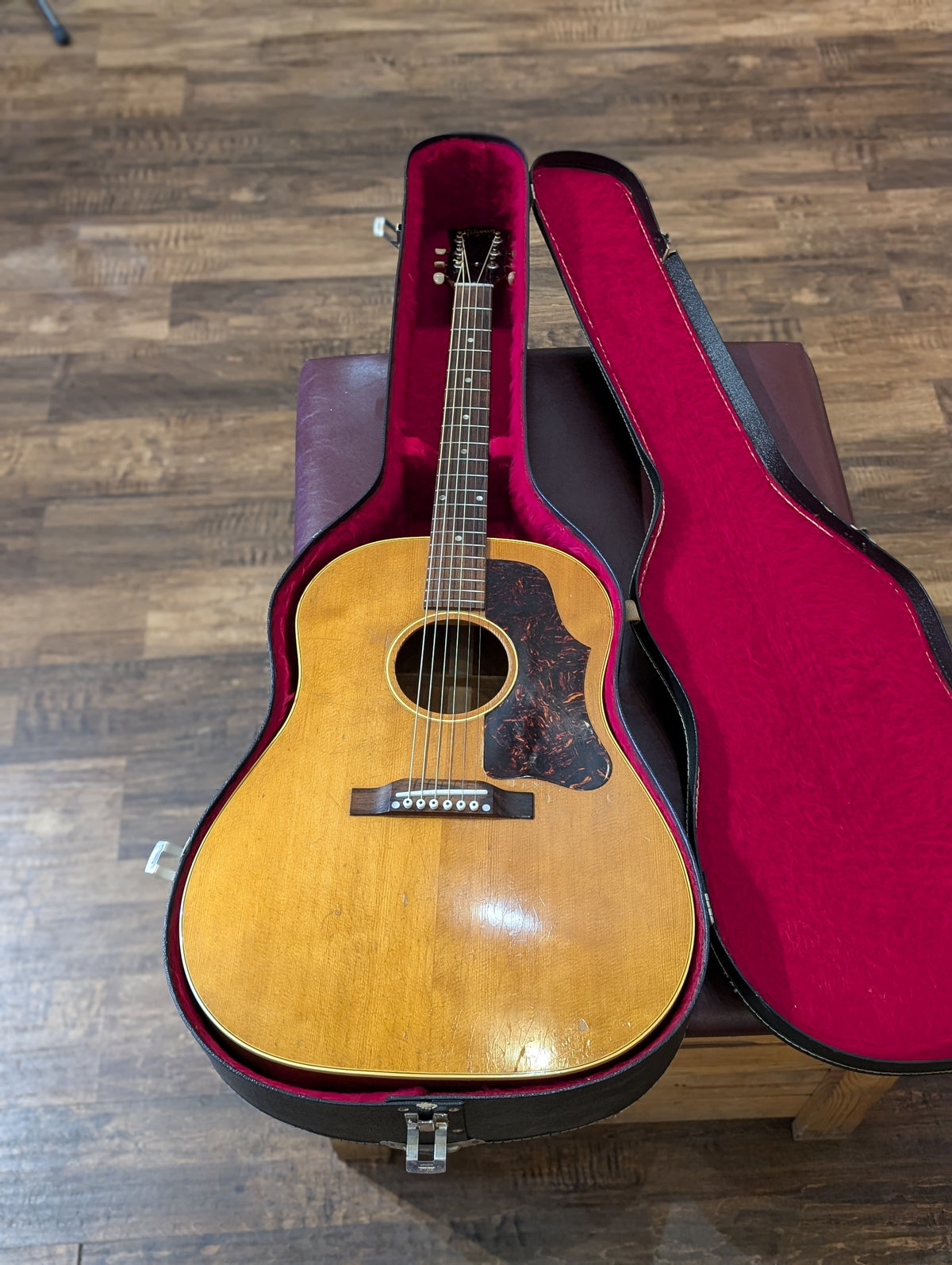 Gibson J-50 Slope Shoulder Dreadnought Acoustic Guitar w/Case - Natural (1956)