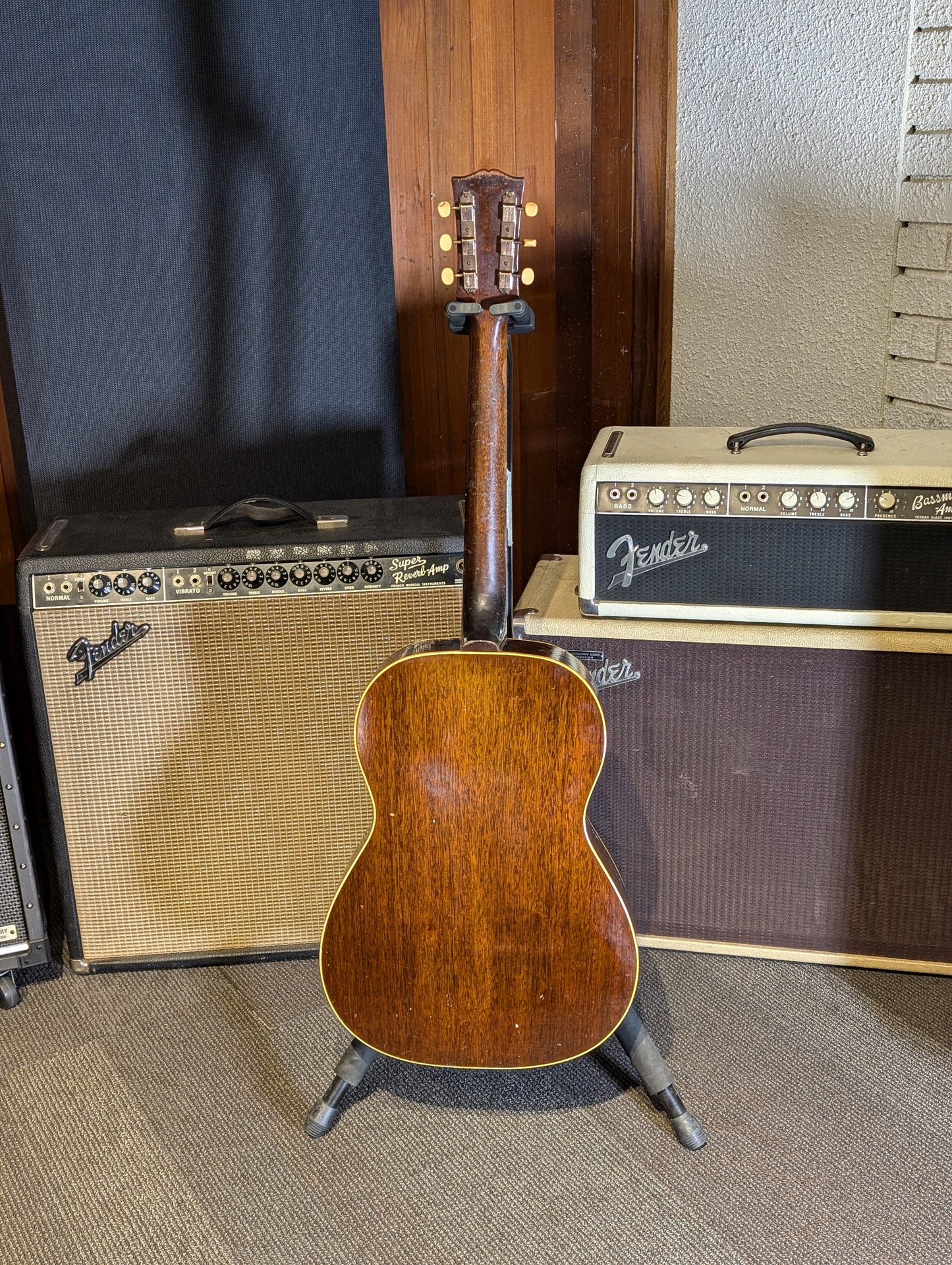 Gibson LG-1 Acoustic Guitar w/Case - Sunburst (1964)