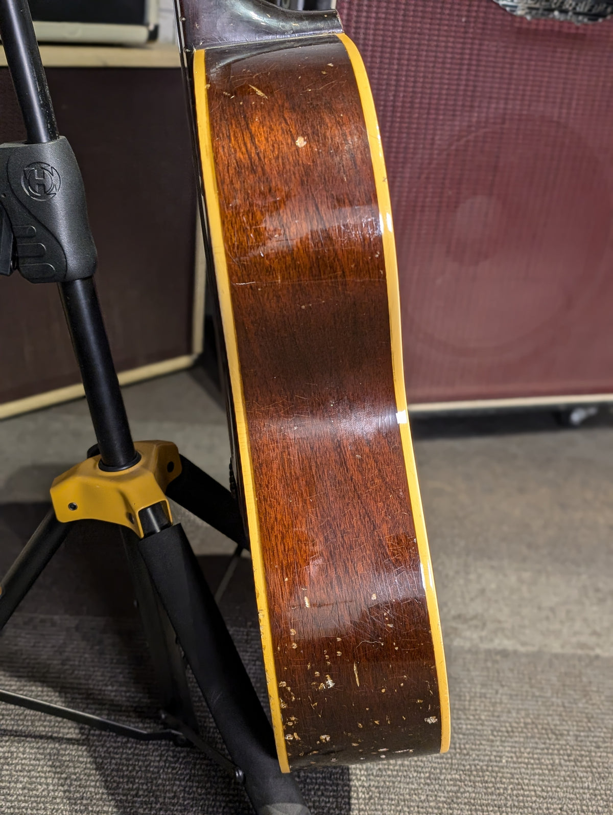 Gibson LG-1 Acoustic Guitar w/Case - Sunburst (1964)