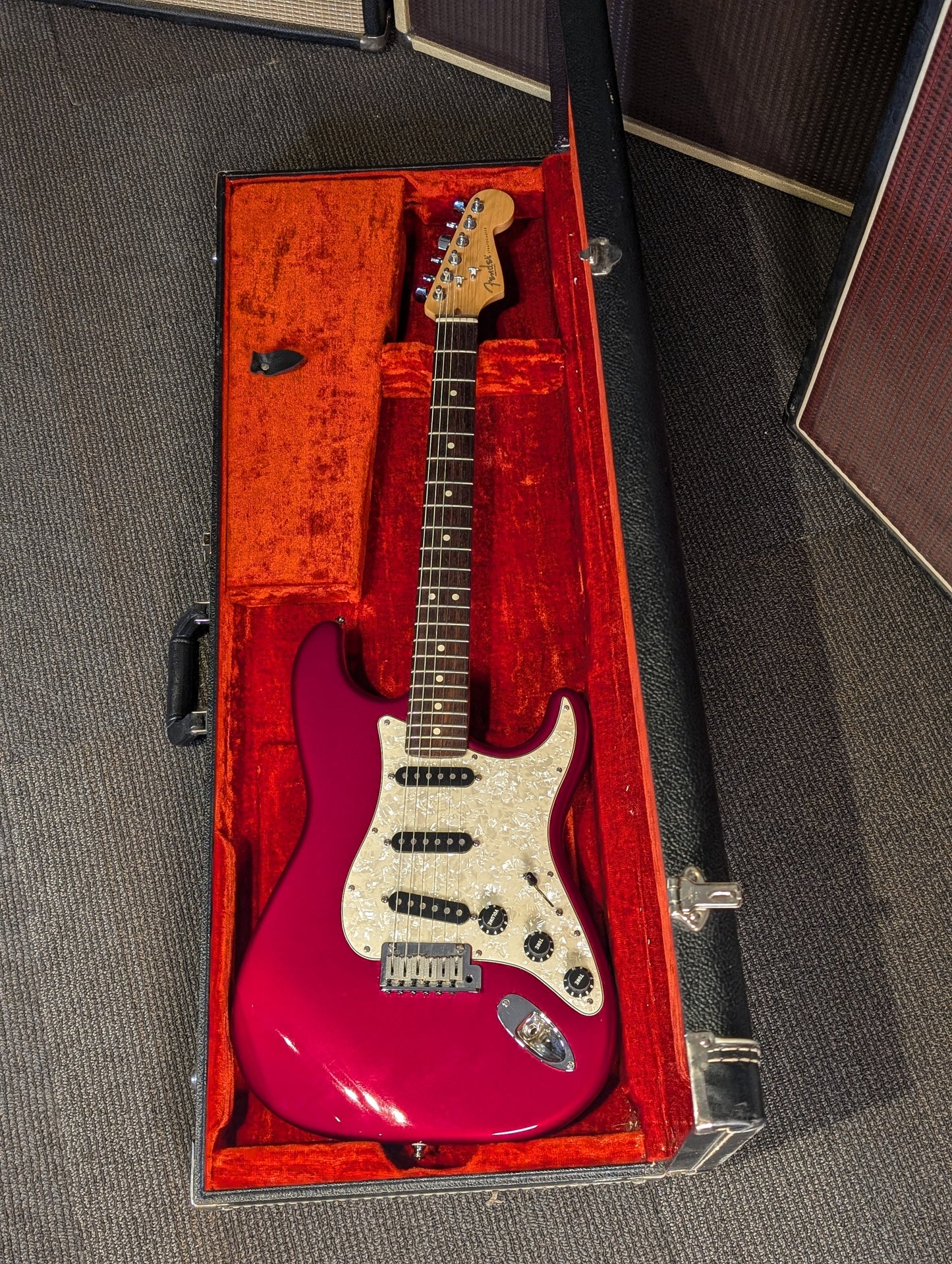 Fender USA Roadhouse Strat w/Case - Candy Apple Red with Rosewood Board (1999)