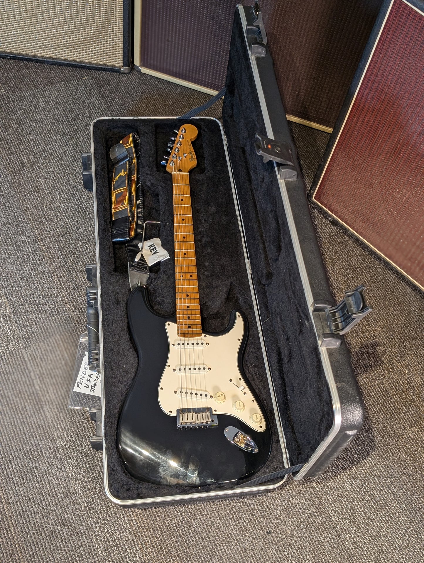 Fender American Standard Stratocaster w/Case - Black (1999)