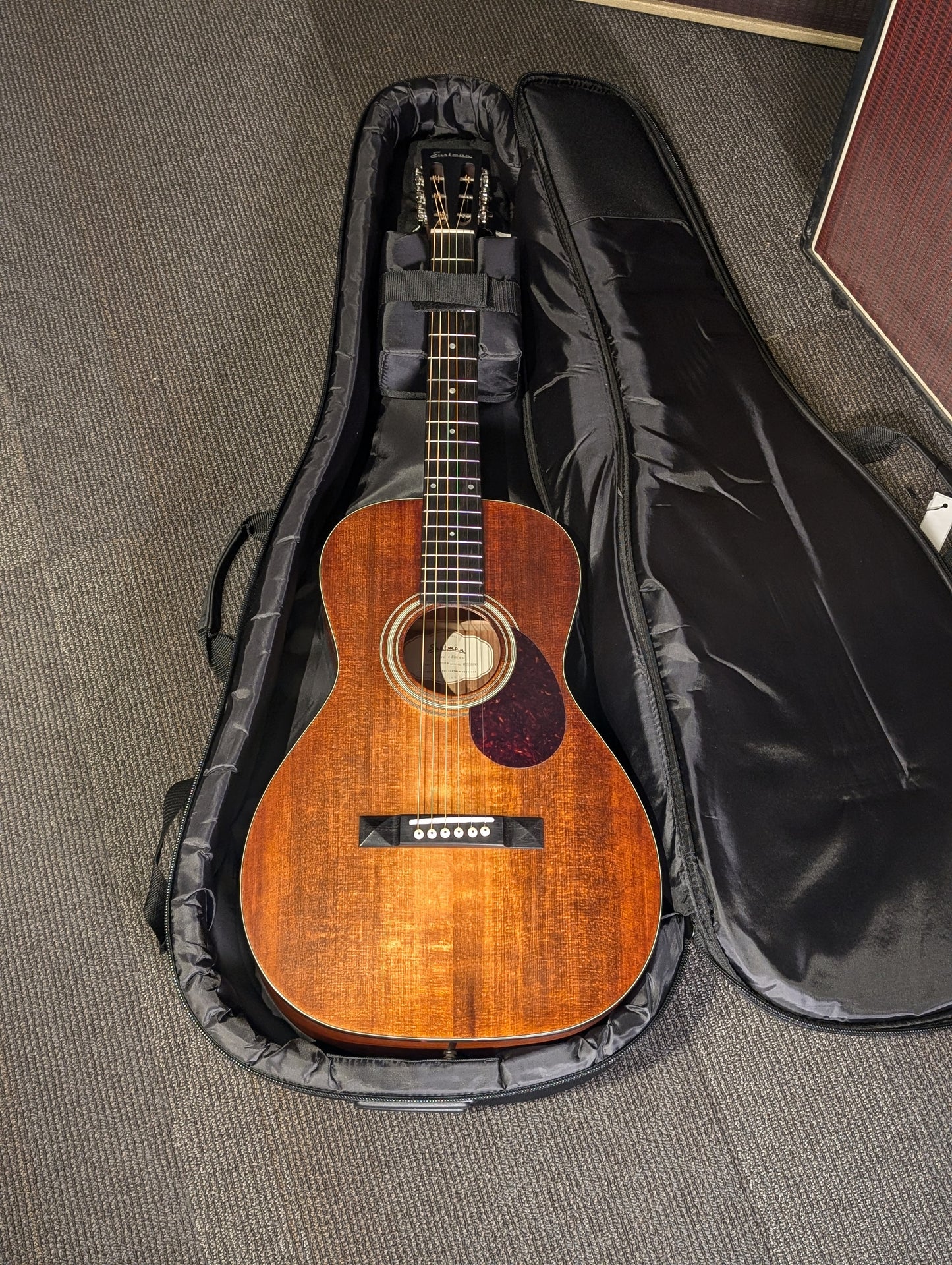 Eastman E1P Bluesmaster Limited Edition Parlor Acoustic Guitar w/Gig Bag - Classic Finish (Serial #M2333260)