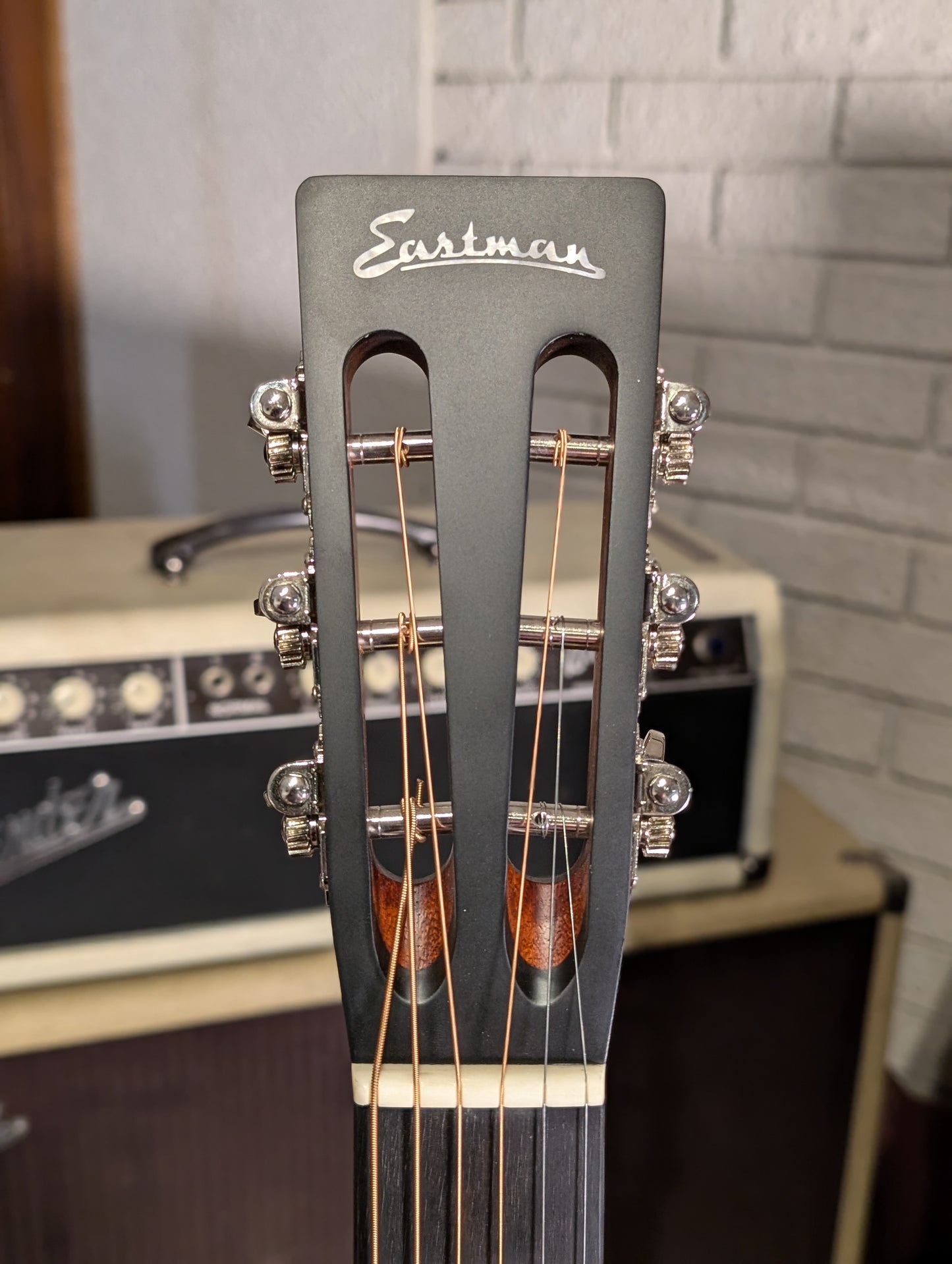 Eastman E1P Bluesmaster Limited Edition Parlor Acoustic Guitar w/Gig Bag - Classic Finish (Serial #M2333301)