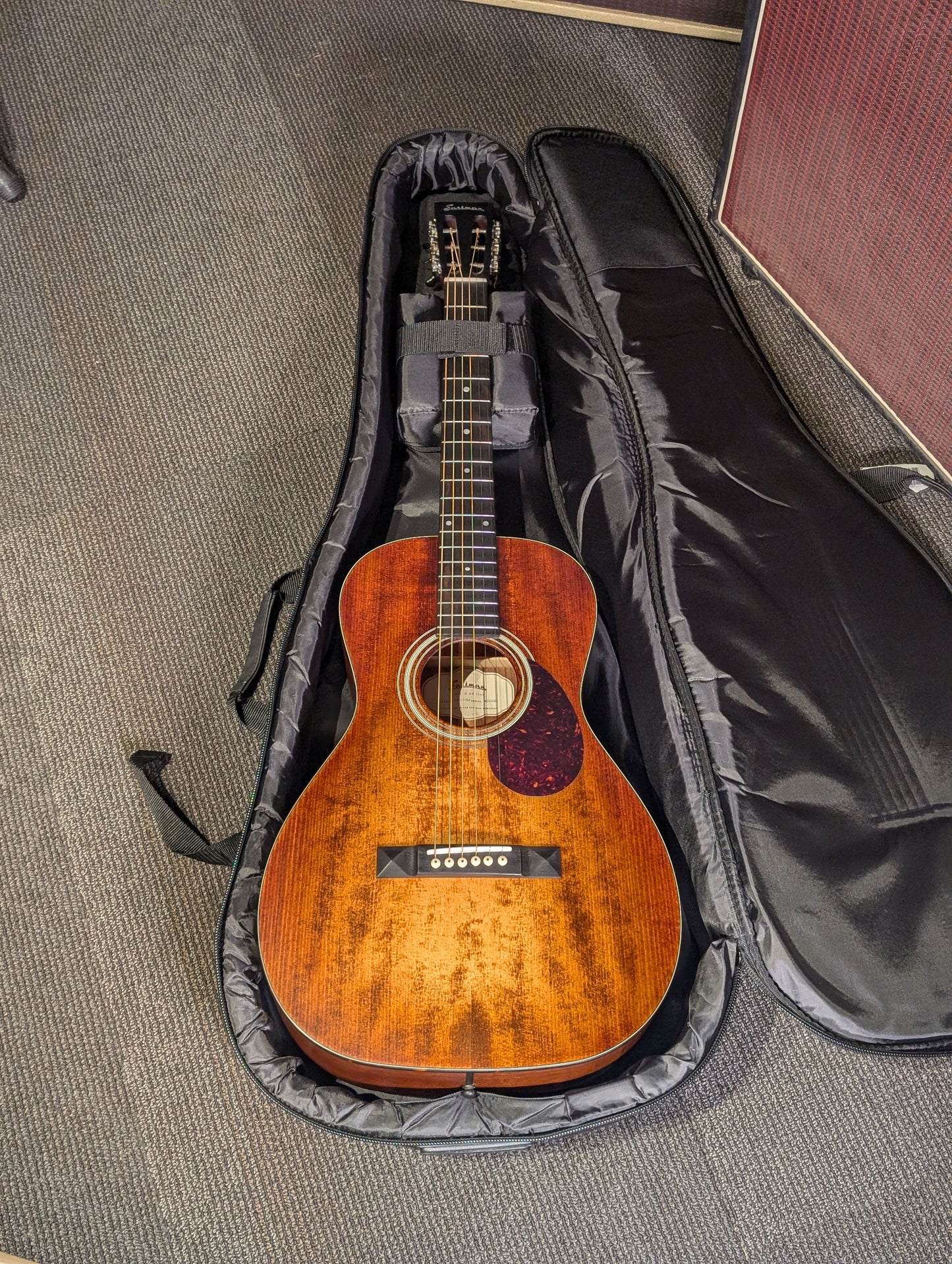 Eastman E1P Bluesmaster Limited Edition Parlor Acoustic Guitar w/Gig Bag - Classic Finish (Serial #M2333301)