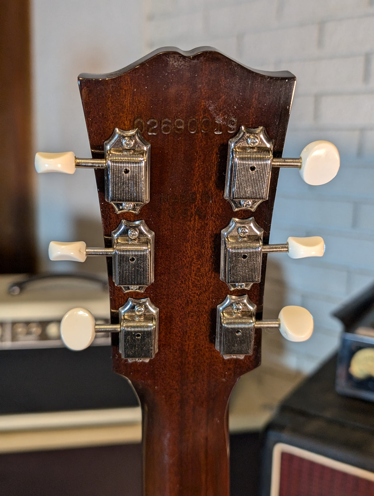 Gibson J-45 Slope Shoulder Acoustic/Electric Guitar w/Case - Vintage Sunburst (2000)