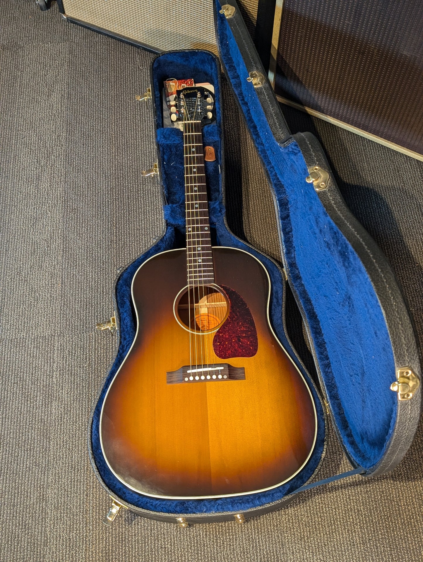 Gibson J-45 Slope Shoulder Acoustic/Electric Guitar w/Case - Vintage Sunburst (2000)