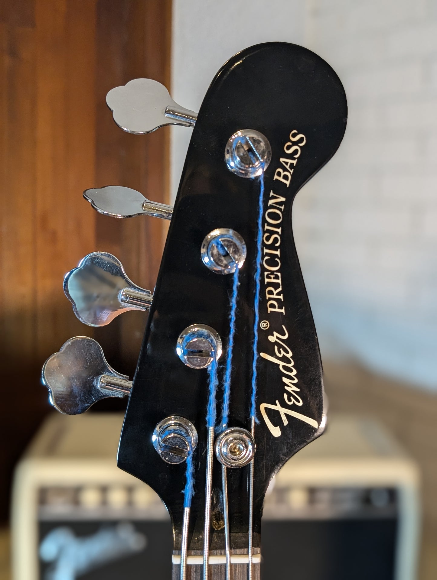 P-Bass Style Fretless Partscaster w/Gig Bag (Used)