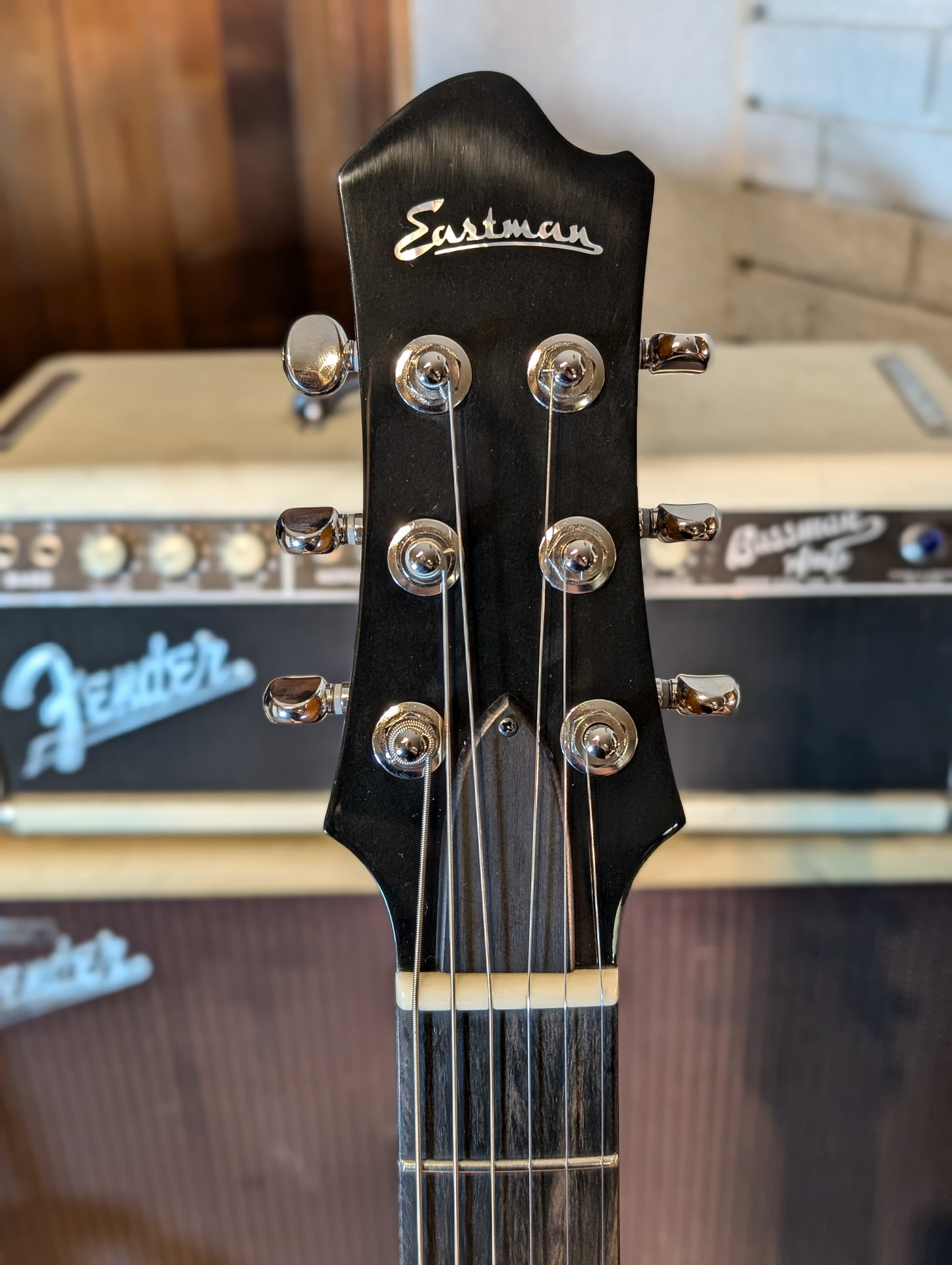 Eastman Romeo California Semi-Hollow Electric Guitar w/Case - Goldburst (Serial #P2400591)