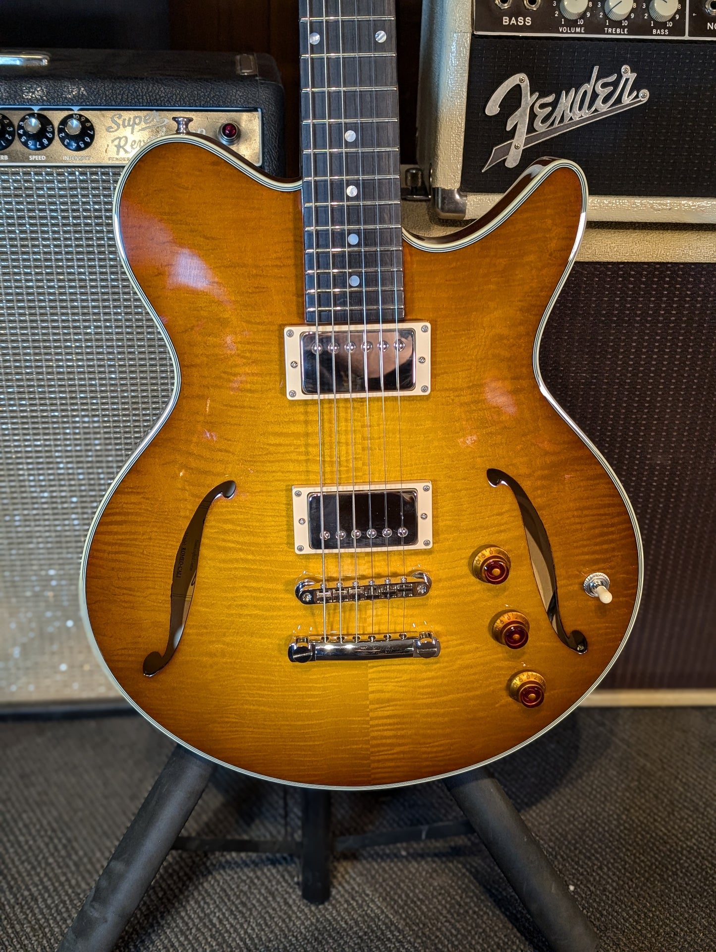 Eastman Romeo California Semi-Hollow Electric Guitar w/Case - Goldburst (Serial #P2400591)