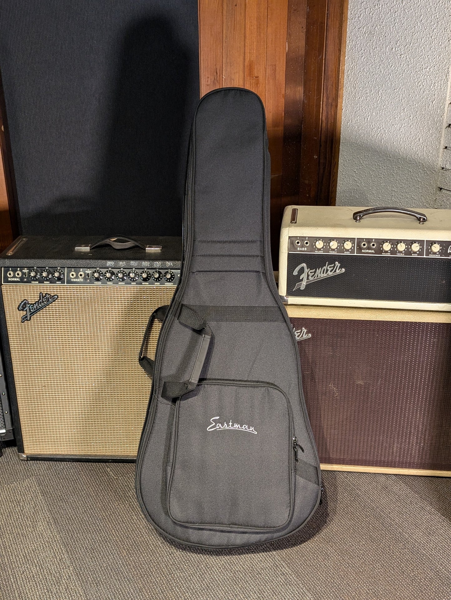 Eastman E1D Dreadnought Acoustic Guitar w/Gig Bag - Classic Finish (Serial #M2141227)