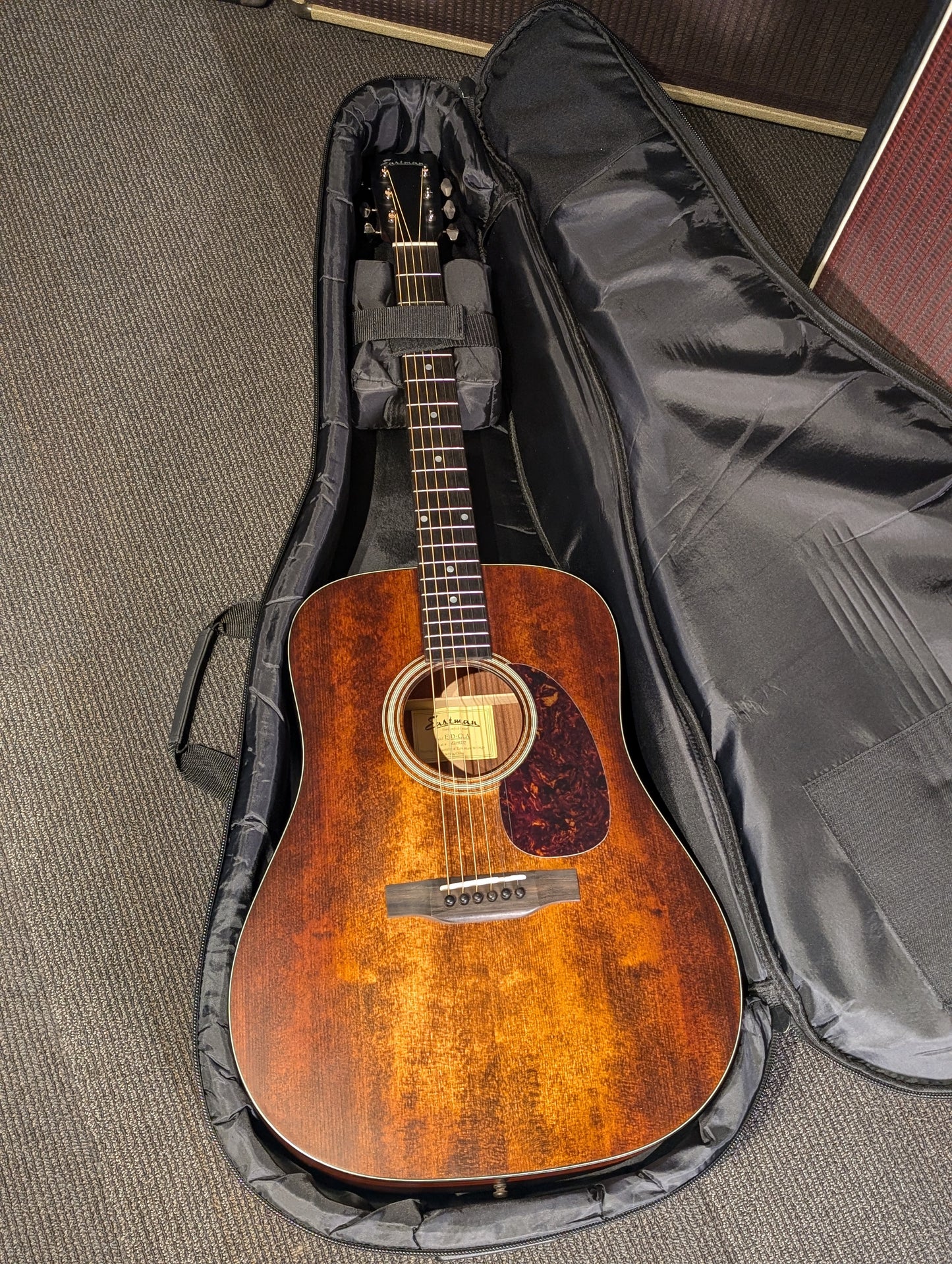 Eastman E1D Dreadnought Acoustic Guitar w/Gig Bag - Classic Finish (Serial #M2141227)