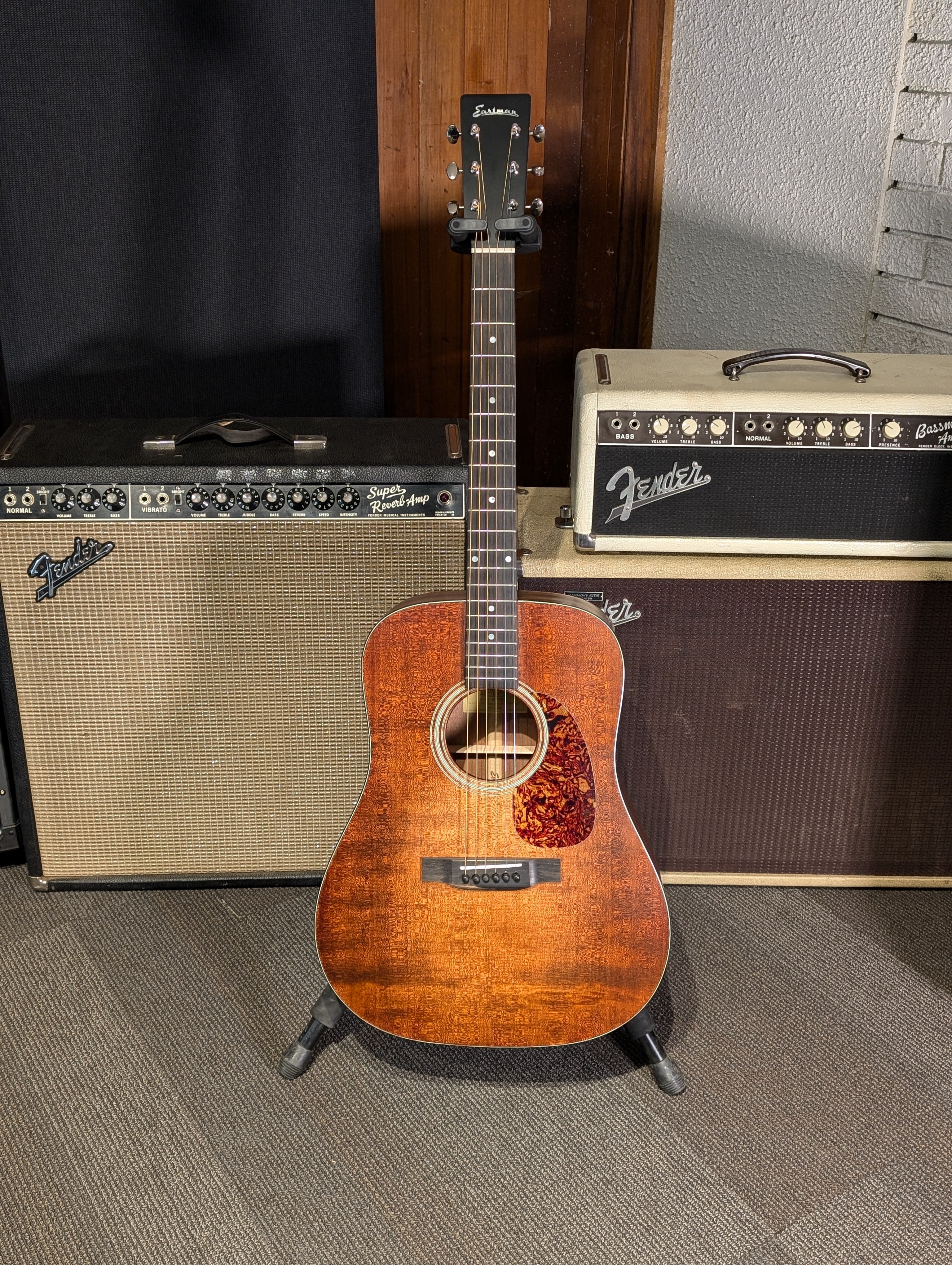 Eastman E1D Dreadnought Acoustic Guitar w Gig Bag Classic Finish De Acoustic Music Shop