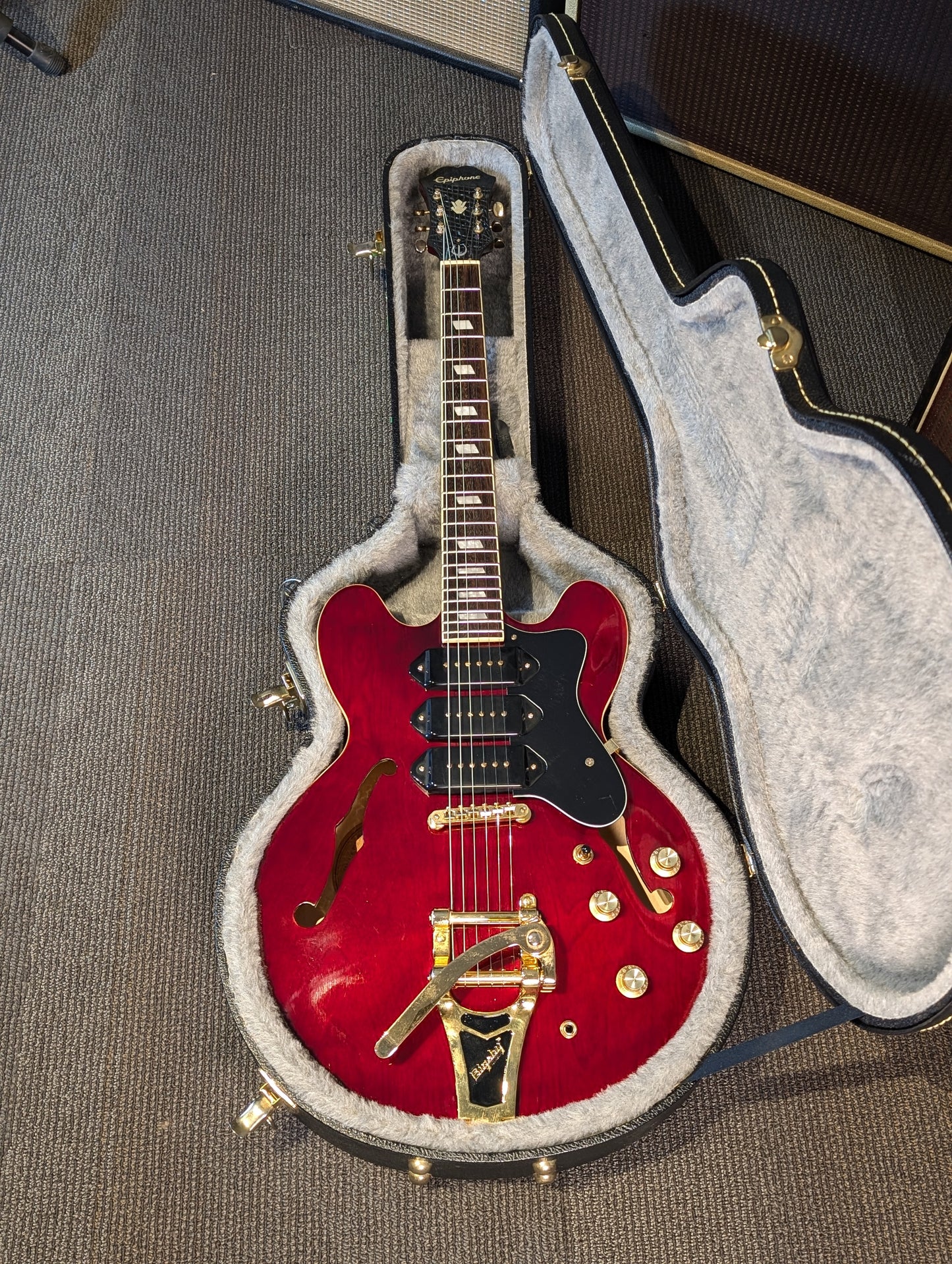 Epiphone Riviera Custom P93 Hollow Body Electric Guitar w/Case - Wine Red (2012)