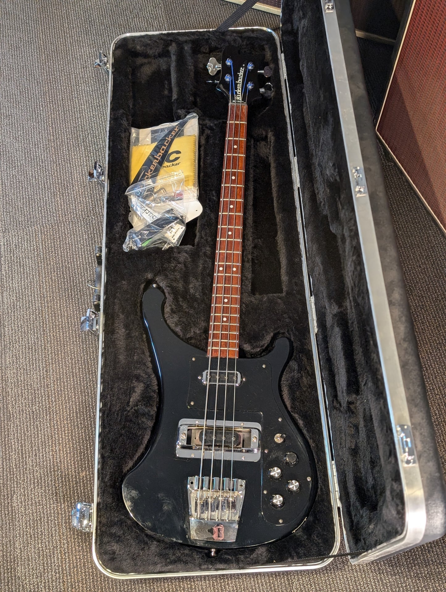 Rickenbacker 4003S 4 String Electric Bass Guitar w/Case - Jetglo (2020)