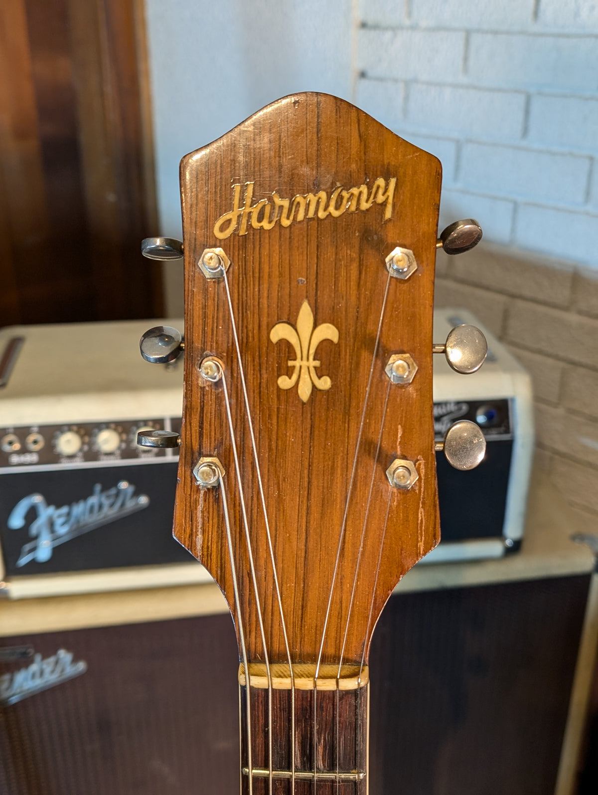 Harmony H62 Hollowbody Electric Guitar - Sunburst (1953-1956)